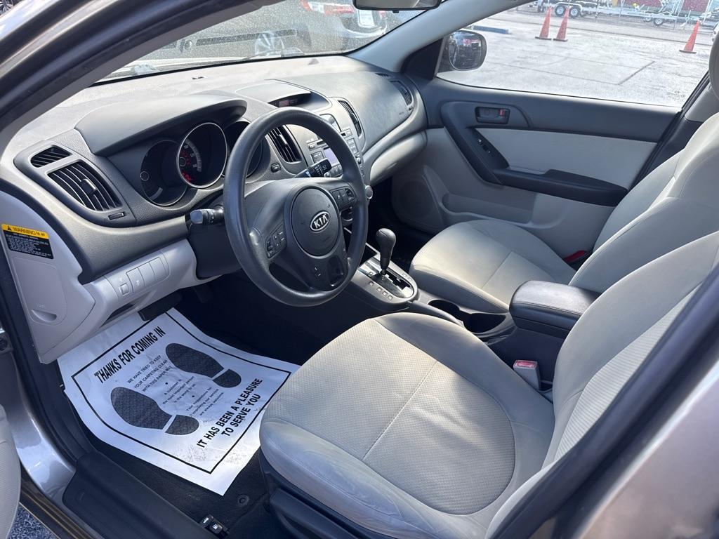 2010 SILVER KIA FORTE EX (KNAFU4A26A5) with an 2.0L engine, Automatic transmission, located at 2929 9th St. West, Bradenton, 34205, (941) 242-2810, 27.473591, -82.570679 - Photo#6