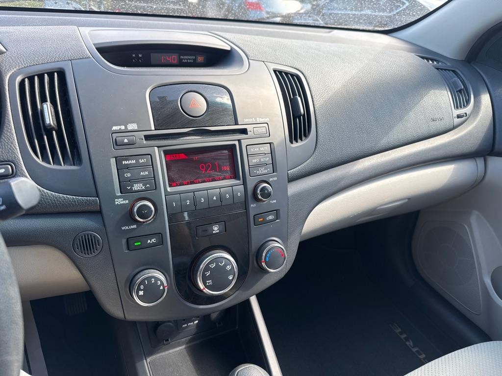 2010 SILVER KIA FORTE EX (KNAFU4A26A5) with an 2.0L engine, Automatic transmission, located at 2929 9th St. West, Bradenton, 34205, (941) 242-2810, 27.473591, -82.570679 - Photo#8