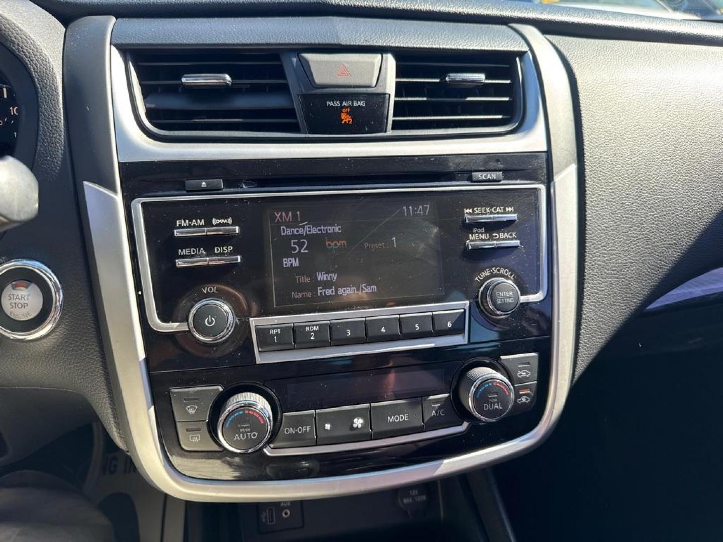 2018 BLACK NISSAN ALTIMA 2.5 SL (1N4AL3AP2JC) with an 2.5L engine, Continuously Variable transmission, located at 2929 9th St. West, Bradenton, 34205, (941) 242-2810, 27.473591, -82.570679 - Thanks for inquring into DriveNation USA! All vehicles listed can be viewed at www.drivenationusa.com for vehicle history reports and additonal info. We cannot quote any terms such as down payments or monthly payments without an application. You can apply directly at www.drivenationusa.com or by con - Photo#11