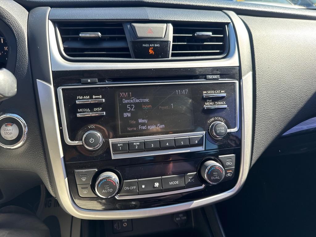 2018 BLACK NISSAN ALTIMA 2.5 SL (1N4AL3AP2JC) with an 2.5L engine, Continuously Variable transmission, located at 2929 9th St. West, Bradenton, 34205, (941) 242-2810, 27.473591, -82.570679 - Thanks for inquring into DriveNation USA! All vehicles listed can be viewed at www.drivenationusa.com for vehicle history reports and additonal info. We cannot quote any terms such as down payments or monthly payments without an application. You can apply directly at www.drivenationusa.com or by con - Photo#11