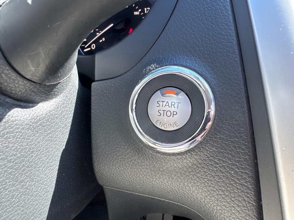 2018 BLACK NISSAN ALTIMA 2.5 SL (1N4AL3AP2JC) with an 2.5L engine, Continuously Variable transmission, located at 2929 9th St. West, Bradenton, 34205, (941) 242-2810, 27.473591, -82.570679 - Thanks for inquring into DriveNation USA! All vehicles listed can be viewed at www.drivenationusa.com for vehicle history reports and additonal info. We cannot quote any terms such as down payments or monthly payments without an application. You can apply directly at www.drivenationusa.com or by con - Photo#14