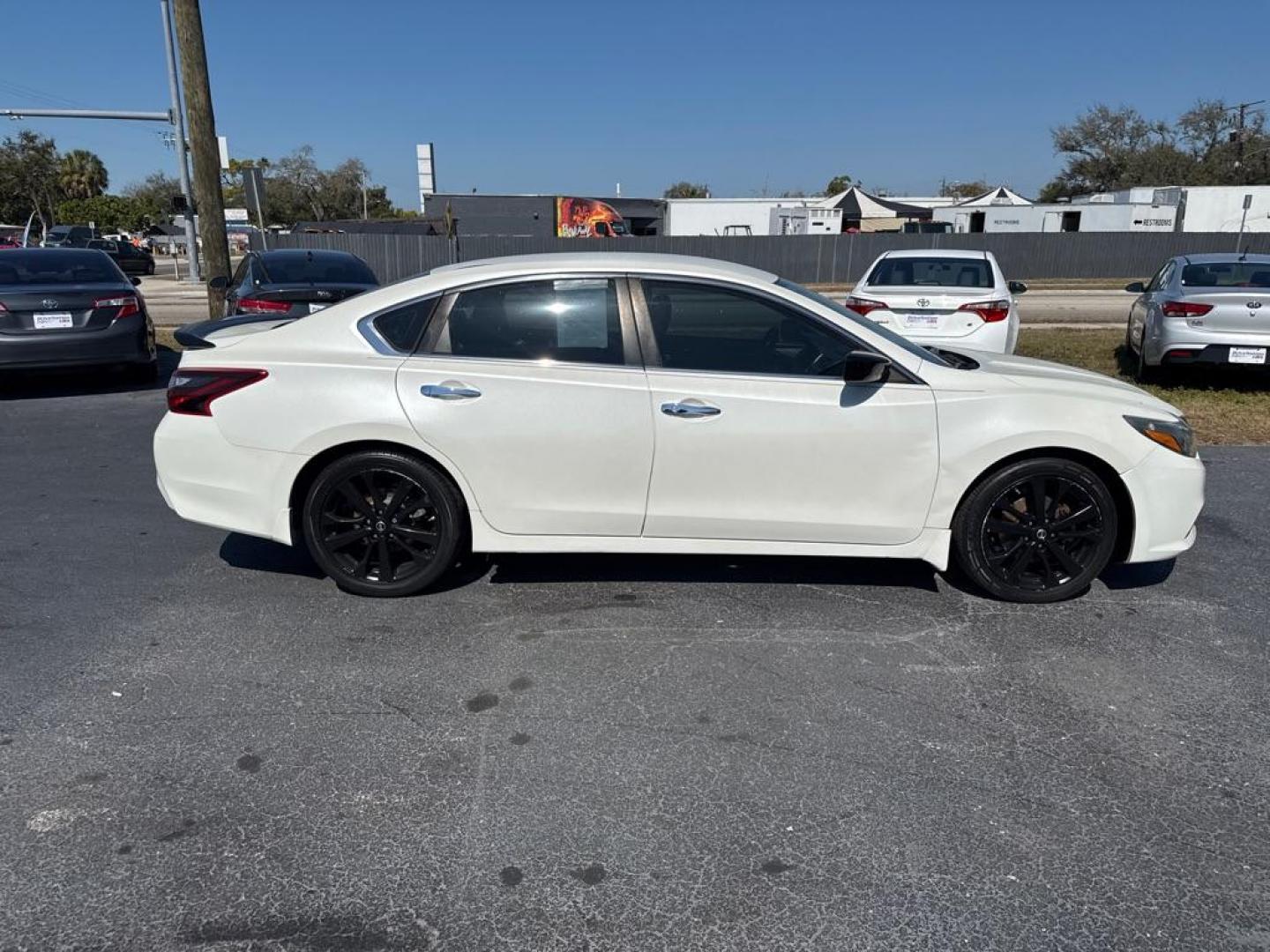 2017 WHITE NISSAN ALTIMA 2.5 SV (1N4AL3AP7HC) with an 2.5L engine, Continuously Variable transmission, located at 2929 9th St. West, Bradenton, 34205, (941) 242-2810, 27.473591, -82.570679 - Thanks for inquring into DriveNation USA! All vehicles listed can be viewed at www.drivenationusa.com for vehicle history reports and additonal info. We cannot quote any terms such as down payments or monthly payments without an application. You can apply directly at www.drivenationusa.com or by con - Photo#7