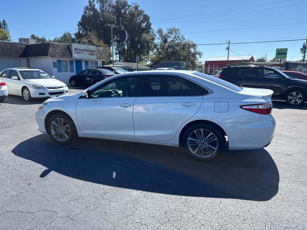 2017 WHITE TOYOTA CAMRY LE (4T1BF1FK8HU) with an 2.5L engine, Automatic transmission, located at 2929 9th St. West, Bradenton, 34205, (941) 242-2810, 27.473591, -82.570679 - Photo#5