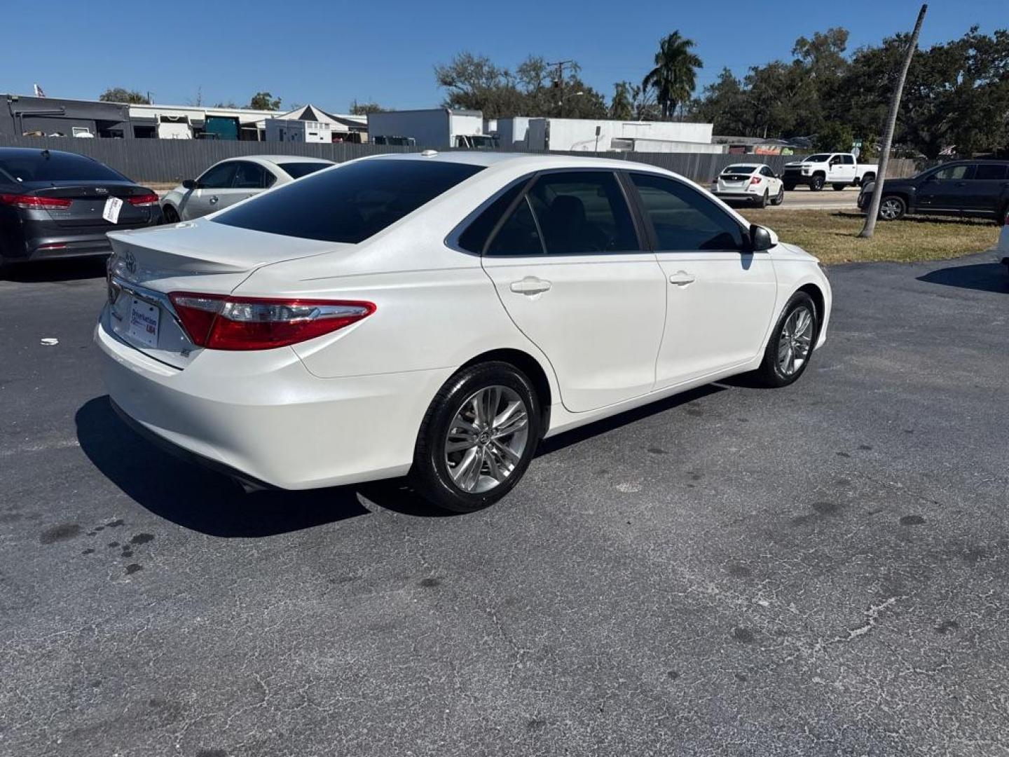 2017 WHITE TOYOTA CAMRY LE (4T1BF1FK8HU) with an 2.5L engine, Automatic transmission, located at 2929 9th St. West, Bradenton, 34205, (941) 242-2810, 27.473591, -82.570679 - Thanks for inquring into DriveNation USA! All vehicles listed can be viewed at www.drivenationusa.com for vehicle history reports and additonal info. We cannot quote any terms such as down payments or monthly payments without an application. You can apply directly at www.drivenationusa.com or by con - Photo#8