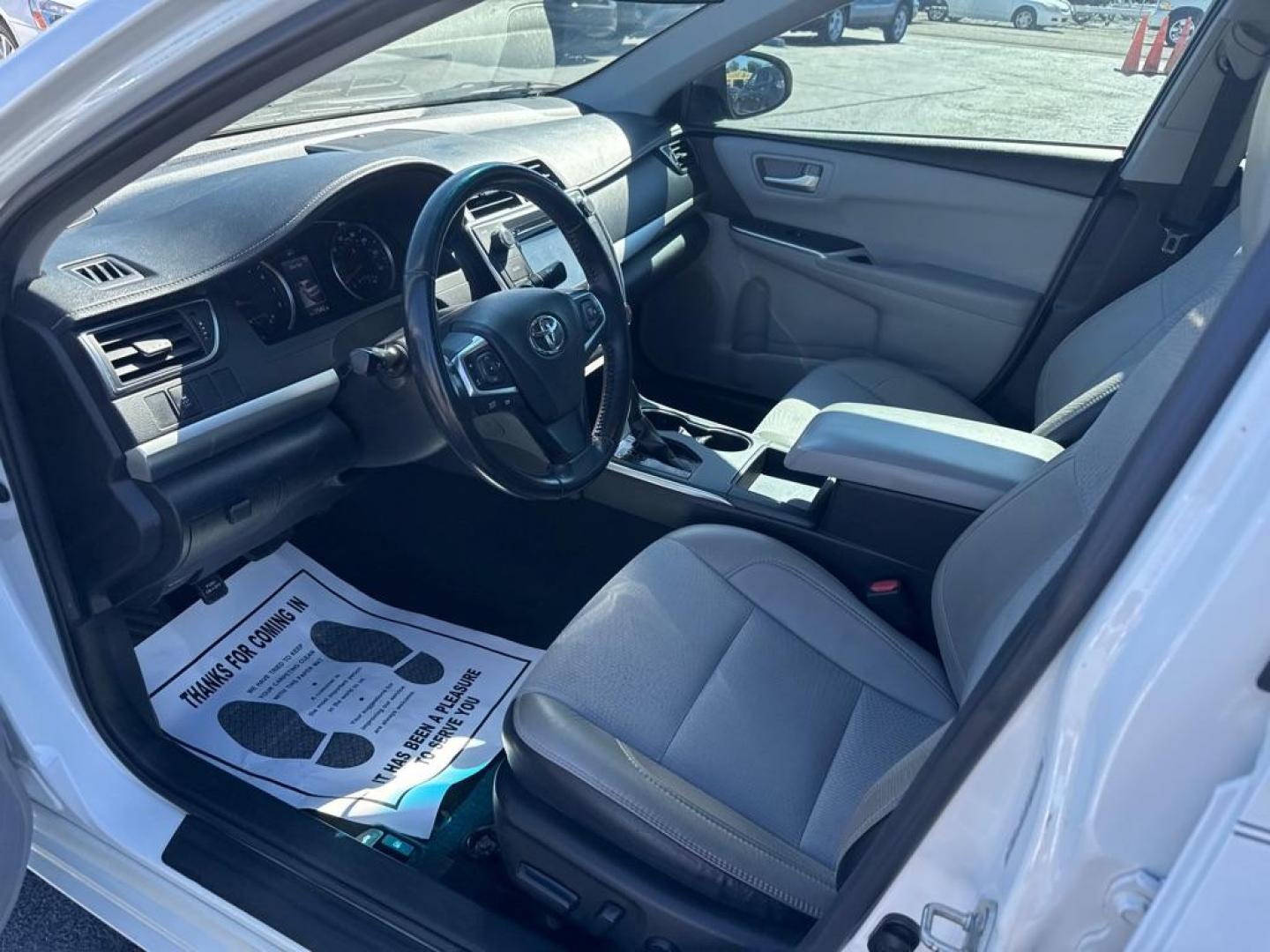 2017 WHITE TOYOTA CAMRY LE (4T1BF1FK8HU) with an 2.5L engine, Automatic transmission, located at 2929 9th St. West, Bradenton, 34205, (941) 242-2810, 27.473591, -82.570679 - Thanks for inquring into DriveNation USA! All vehicles listed can be viewed at www.drivenationusa.com for vehicle history reports and additonal info. We cannot quote any terms such as down payments or monthly payments without an application. You can apply directly at www.drivenationusa.com or by con - Photo#10