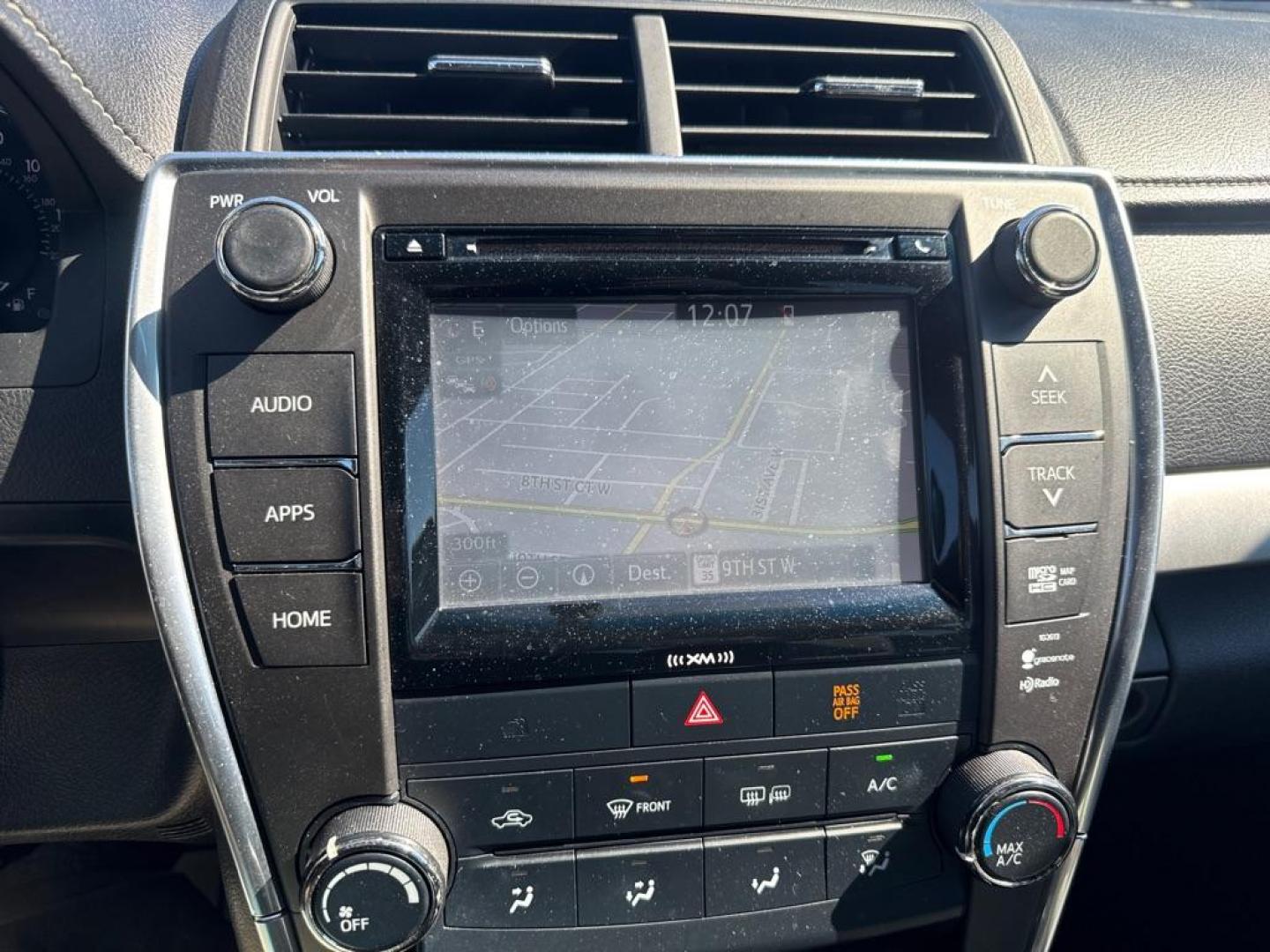 2017 WHITE TOYOTA CAMRY LE (4T1BF1FK8HU) with an 2.5L engine, Automatic transmission, located at 2929 9th St. West, Bradenton, 34205, (941) 242-2810, 27.473591, -82.570679 - Thanks for inquring into DriveNation USA! All vehicles listed can be viewed at www.drivenationusa.com for vehicle history reports and additonal info. We cannot quote any terms such as down payments or monthly payments without an application. You can apply directly at www.drivenationusa.com or by con - Photo#11