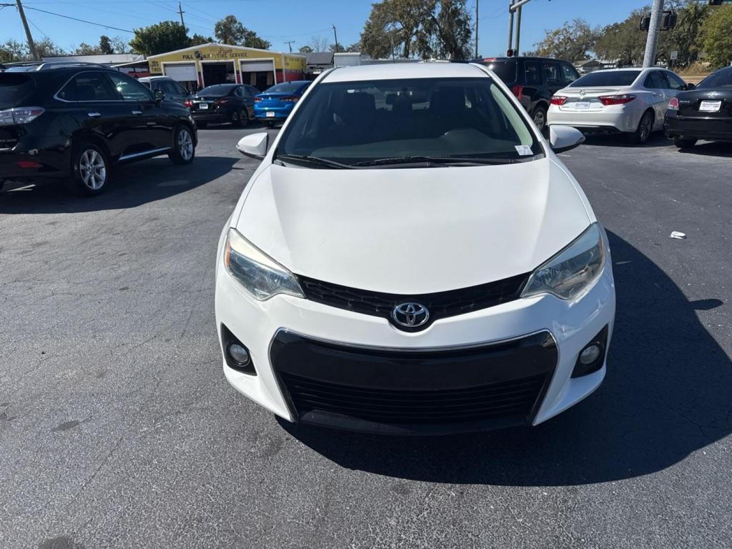 2015 WHITE TOYOTA COROLLA S TYPE (5YFBURHE0FP) with an 1.8L engine, Automatic transmission, located at 2929 9th St. West, Bradenton, 34205, (941) 242-2810, 27.473591, -82.570679 - Photo#2