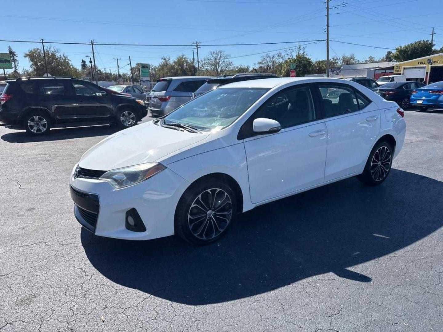 2015 WHITE TOYOTA COROLLA S TYPE (5YFBURHE0FP) with an 1.8L engine, Automatic transmission, located at 2929 9th St. West, Bradenton, 34205, (941) 242-2810, 27.473591, -82.570679 - Photo#3