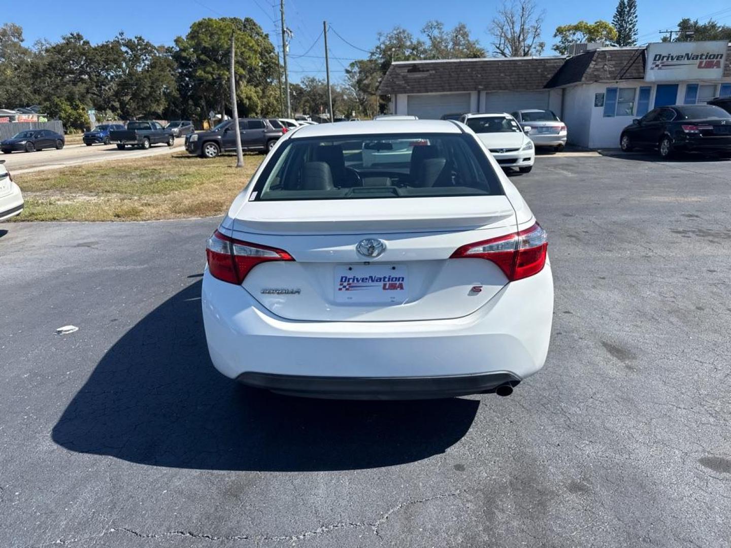 2015 WHITE TOYOTA COROLLA S TYPE (5YFBURHE0FP) with an 1.8L engine, Automatic transmission, located at 2929 9th St. West, Bradenton, 34205, (941) 242-2810, 27.473591, -82.570679 - Photo#6