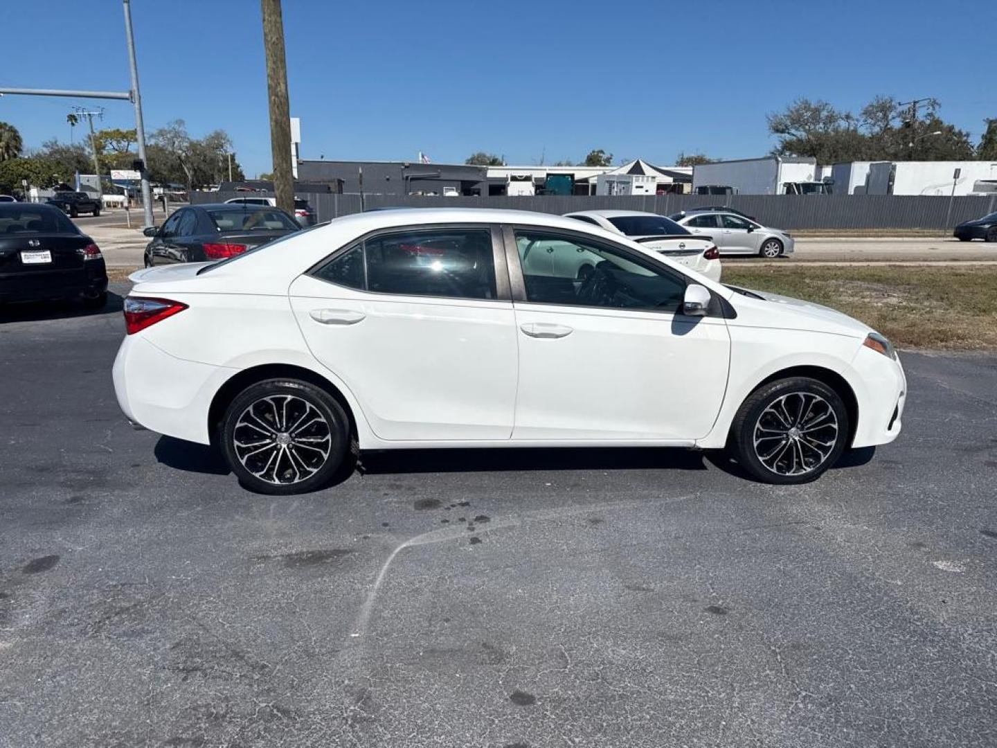 2015 WHITE TOYOTA COROLLA S TYPE (5YFBURHE0FP) with an 1.8L engine, Automatic transmission, located at 2929 9th St. West, Bradenton, 34205, (941) 242-2810, 27.473591, -82.570679 - Photo#8
