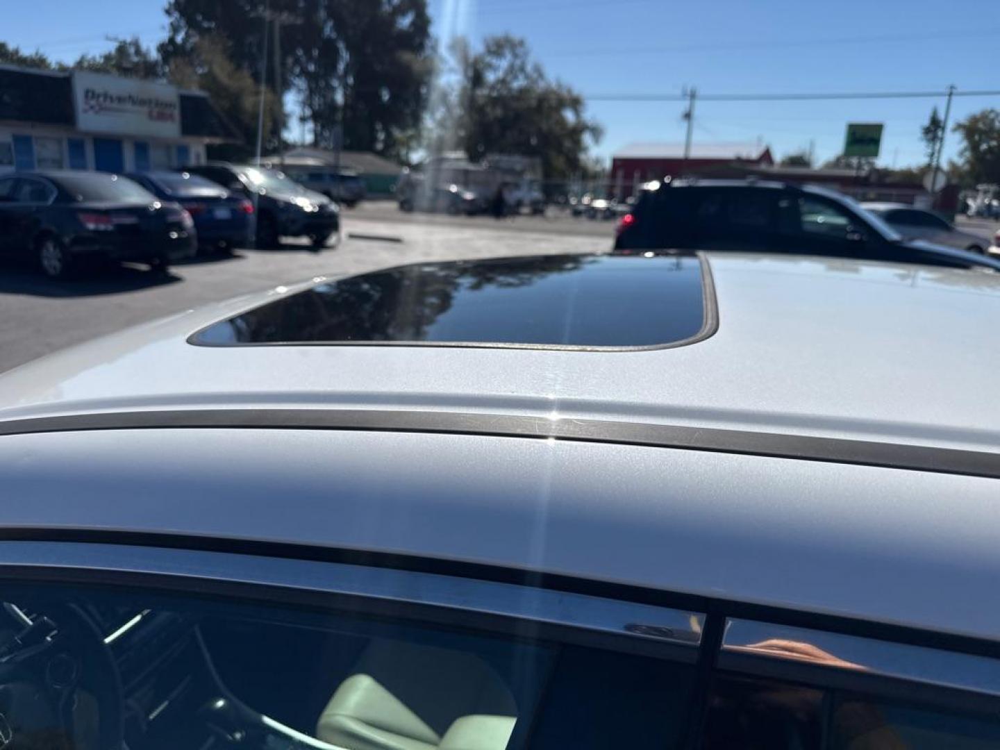 2017 WHITE HONDA ACCORD EXL (1HGCR3F89HA) with an 3.5L engine, Automatic transmission, located at 2929 9th St. West, Bradenton, 34205, (941) 242-2810, 27.473591, -82.570679 - Thanks for inquring into DriveNation USA! All vehicles listed can be viewed at www.drivenationusa.com for vehicle history reports and additonal info. We cannot quote any terms such as down payments or monthly payments without an application. You can apply directly at www.drivenationusa.com or by con - Photo#8