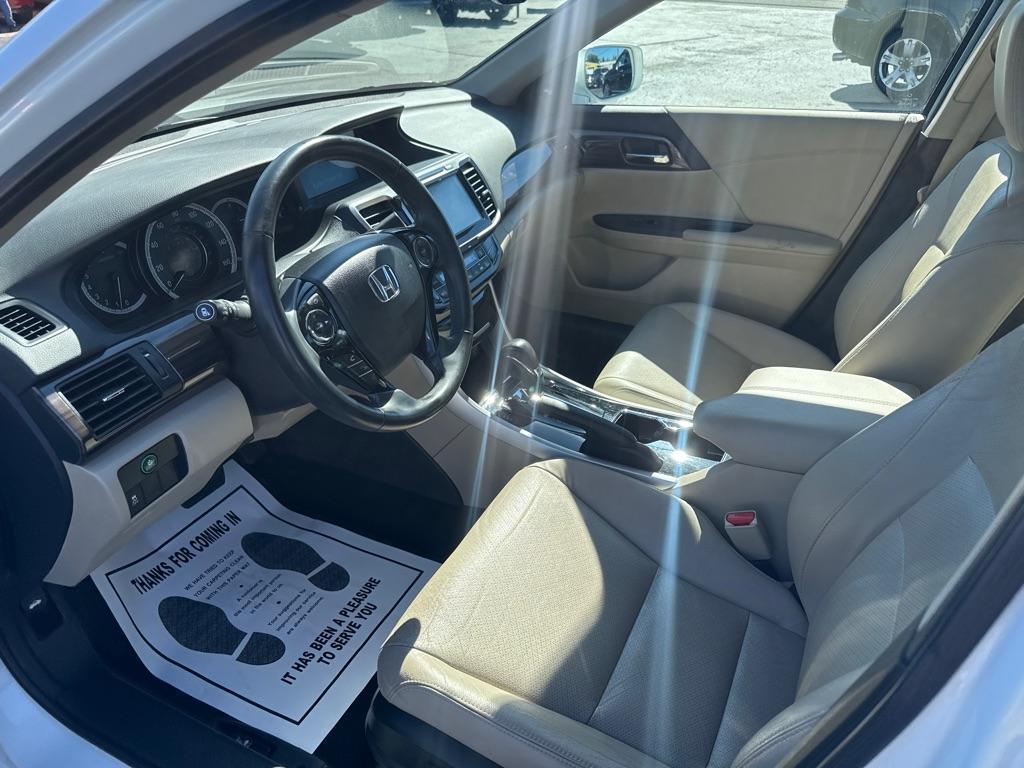 2017 WHITE HONDA ACCORD EXL (1HGCR3F89HA) with an 3.5L engine, Automatic transmission, located at 2929 9th St. West, Bradenton, 34205, (941) 242-2810, 27.473591, -82.570679 - Thanks for inquring into DriveNation USA! All vehicles listed can be viewed at www.drivenationusa.com for vehicle history reports and additonal info. We cannot quote any terms such as down payments or monthly payments without an application. You can apply directly at www.drivenationusa.com or by con - Photo#9