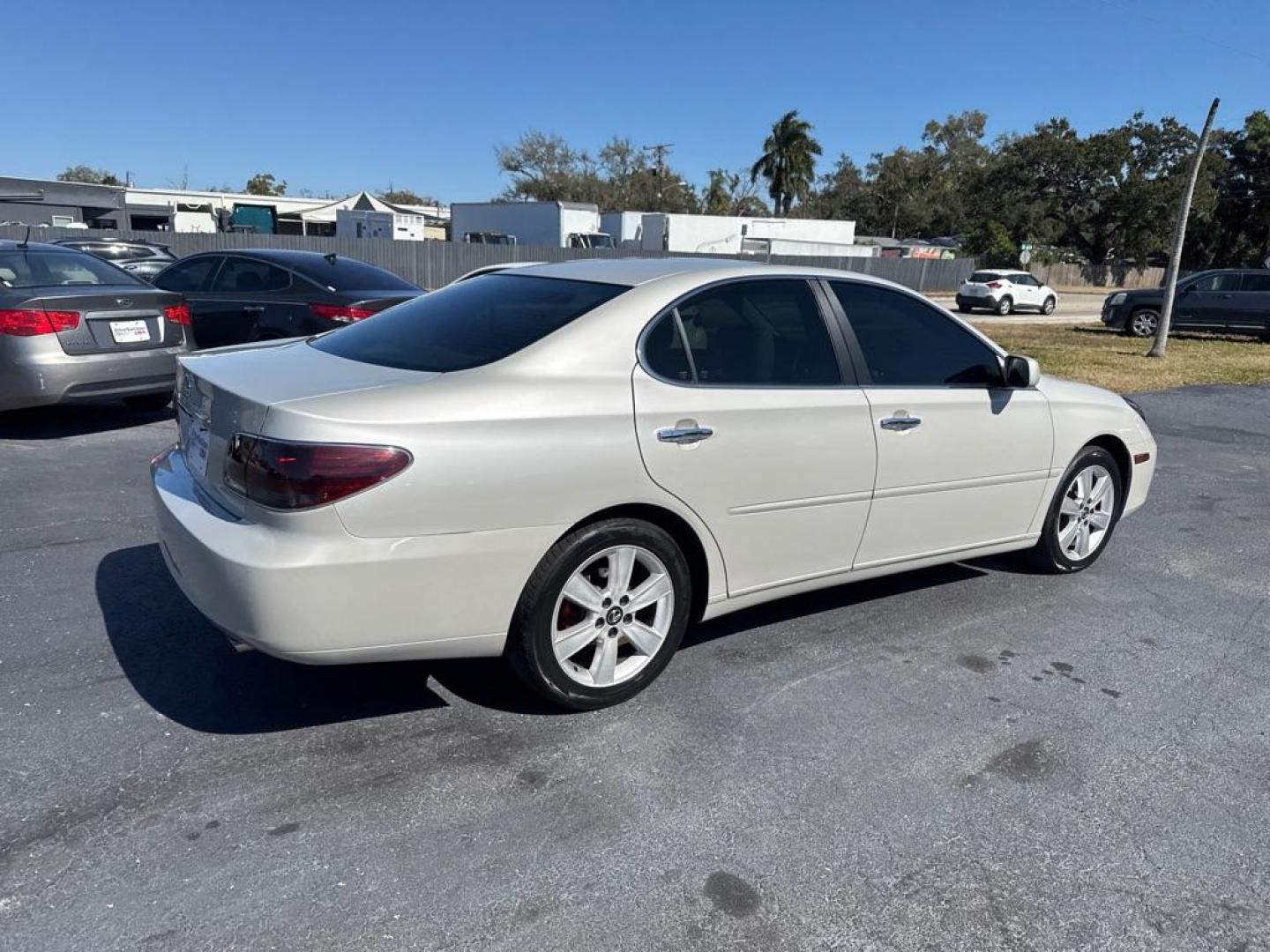 2005 WHITE LEXUS ES 330 (JTHBA30G855) with an 3.3L engine, Automatic transmission, located at 2929 9th St. West, Bradenton, 34205, (941) 242-2810, 27.473591, -82.570679 - Photo#8