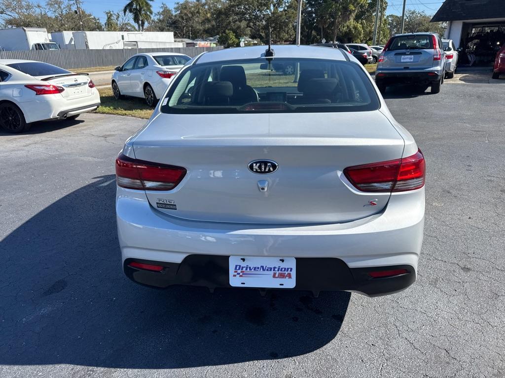 2020 GRAY KIA RIO LX (3KPA24AD0LE) with an 1.6L engine, Continuously Variable transmission, located at 2929 9th St. West, Bradenton, 34205, (941) 242-2810, 27.473591, -82.570679 - Thanks for inquring into DriveNation USA! All vehicles listed can be viewed at www.drivenationusa.com for vehicle history reports and additonal info. We cannot quote any terms such as down payments or monthly payments without an application. You can apply directly at www.drivenationusa.com or by con - Photo#5