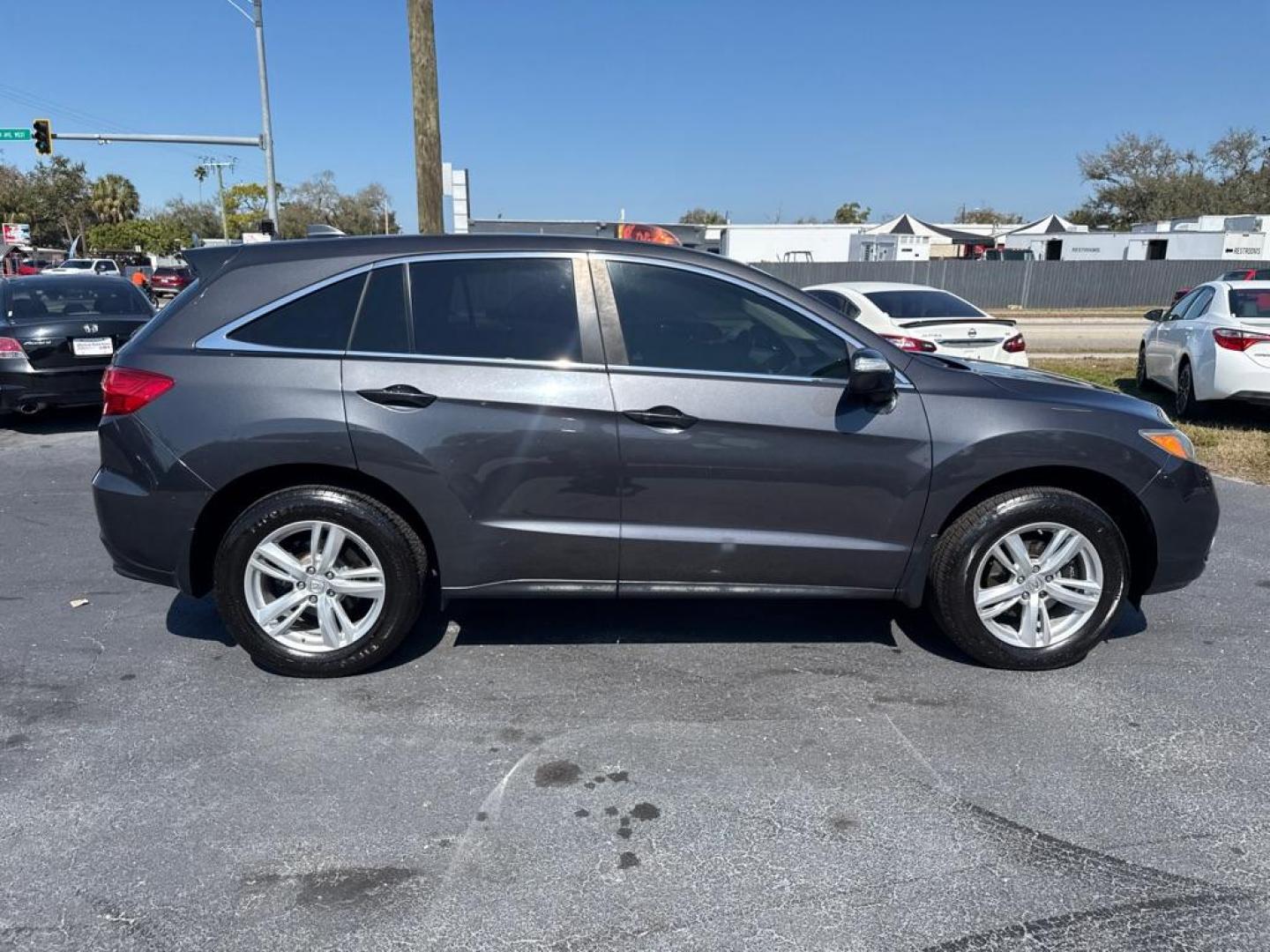 2013 GRAY ACURA RDX TECHNOLOGY (5J8TB3H50DL) with an 3.5L engine, Automatic transmission, located at 2929 9th St. West, Bradenton, 34205, (941) 242-2810, 27.473591, -82.570679 - Thanks for inquring into DriveNation USA! All vehicles listed can be viewed at www.drivenationusa.com for vehicle history reports and additonal info. We cannot quote any terms such as down payments or monthly payments without an application. You can apply directly at www.drivenationusa.com or by con - Photo#6