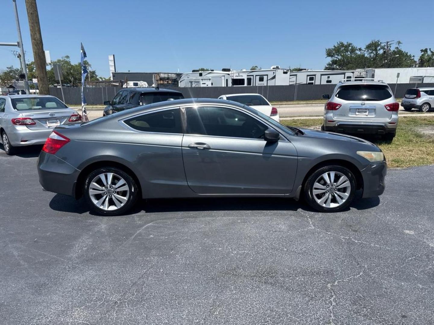 2009 GRAY HONDA ACCORD EXL (1HGCS22819A) with an 3.5L engine, Automatic transmission, located at 2929 9th St. West, Bradenton, 34205, (941) 242-2810, 27.473591, -82.570679 - Thanks for inquring into DriveNation USA! All vehicles listed can be viewed at www.drivenationusa.com for vehicle history reports and additonal info. We cannot quote any terms such as down payments or monthly payments without an application. You can apply directly at www.drivenationusa.com or by con - Photo#7