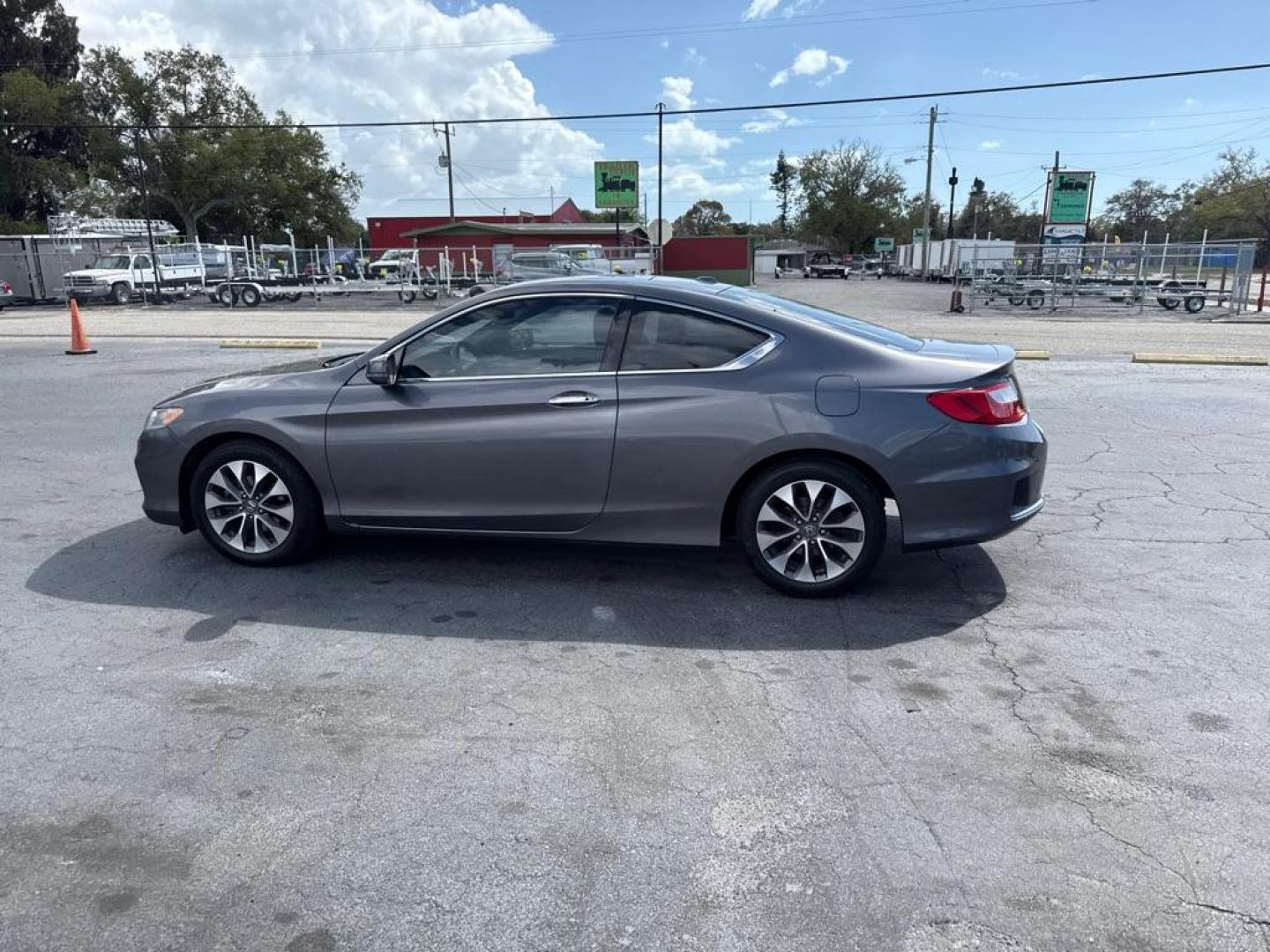 2015 GRAY HONDA ACCORD EXL (1HGCT1B85FA) with an 2.4L engine, Continuously Variable transmission, located at 2929 9th St. West, Bradenton, 34205, (941) 242-2810, 27.473591, -82.570679 - Thanks for inquring into DriveNation USA! All vehicles listed can be viewed at www.drivenationusa.com for vehicle history reports and additonal info. We cannot quote any terms such as down payments or monthly payments without an application. You can apply directly at www.drivenationusa.com or by con - Photo#4