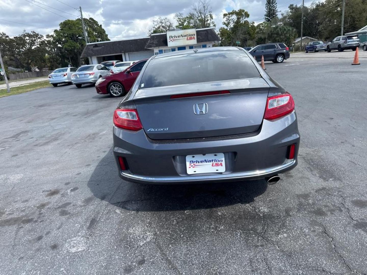 2015 GRAY HONDA ACCORD EXL (1HGCT1B85FA) with an 2.4L engine, Continuously Variable transmission, located at 2929 9th St. West, Bradenton, 34205, (941) 242-2810, 27.473591, -82.570679 - Thanks for inquring into DriveNation USA! All vehicles listed can be viewed at www.drivenationusa.com for vehicle history reports and additonal info. We cannot quote any terms such as down payments or monthly payments without an application. You can apply directly at www.drivenationusa.com or by con - Photo#6