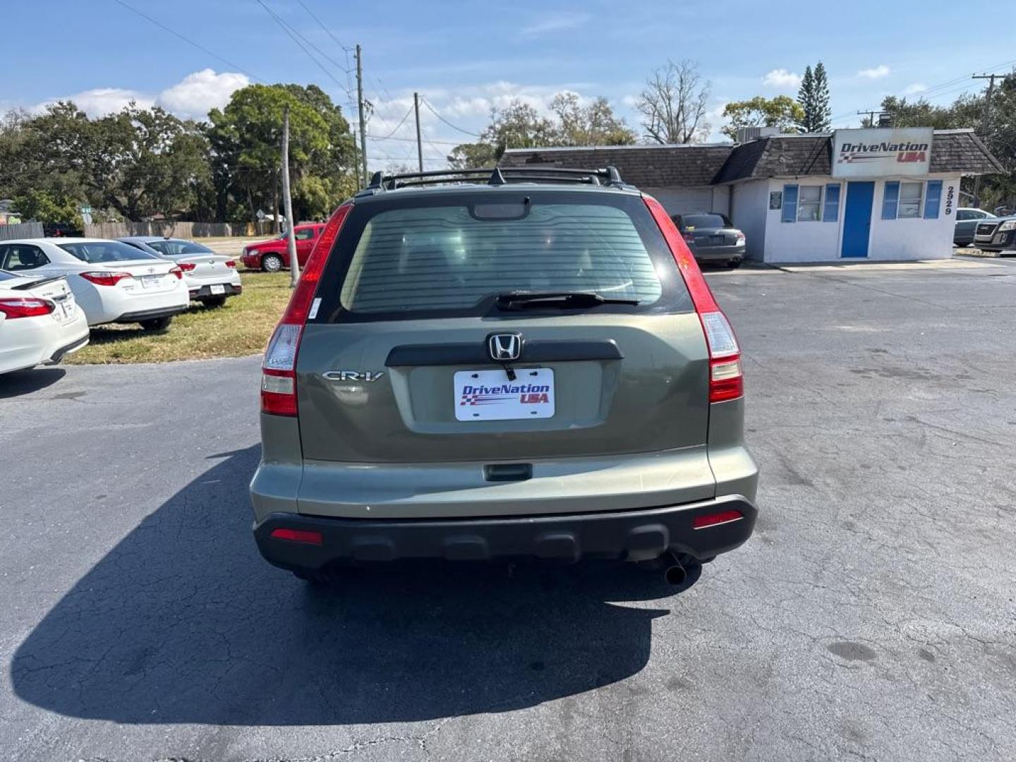 2009 GREEN HONDA CR-V LX (5J6RE38369L) with an 2.4L engine, Automatic transmission, located at 2929 9th St. West, Bradenton, 34205, (941) 242-2810, 27.473591, -82.570679 - Thanks for inquring into DriveNation USA! All vehicles listed can be viewed at www.drivenationusa.com for vehicle history reports and additonal info. We cannot quote any terms such as down payments or monthly payments without an application. You can apply directly at www.drivenationusa.com or by con - Photo#5