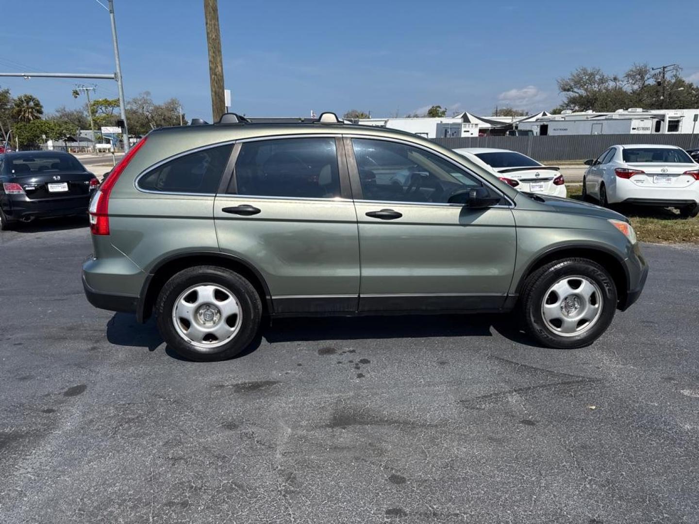 2009 GREEN HONDA CR-V LX (5J6RE38369L) with an 2.4L engine, Automatic transmission, located at 2929 9th St. West, Bradenton, 34205, (941) 242-2810, 27.473591, -82.570679 - Thanks for inquring into DriveNation USA! All vehicles listed can be viewed at www.drivenationusa.com for vehicle history reports and additonal info. We cannot quote any terms such as down payments or monthly payments without an application. You can apply directly at www.drivenationusa.com or by con - Photo#7