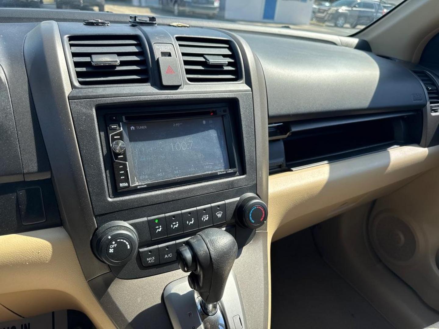 2009 GREEN HONDA CR-V LX (5J6RE38369L) with an 2.4L engine, Automatic transmission, located at 2929 9th St. West, Bradenton, 34205, (941) 242-2810, 27.473591, -82.570679 - Thanks for inquring into DriveNation USA! All vehicles listed can be viewed at www.drivenationusa.com for vehicle history reports and additonal info. We cannot quote any terms such as down payments or monthly payments without an application. You can apply directly at www.drivenationusa.com or by con - Photo#11