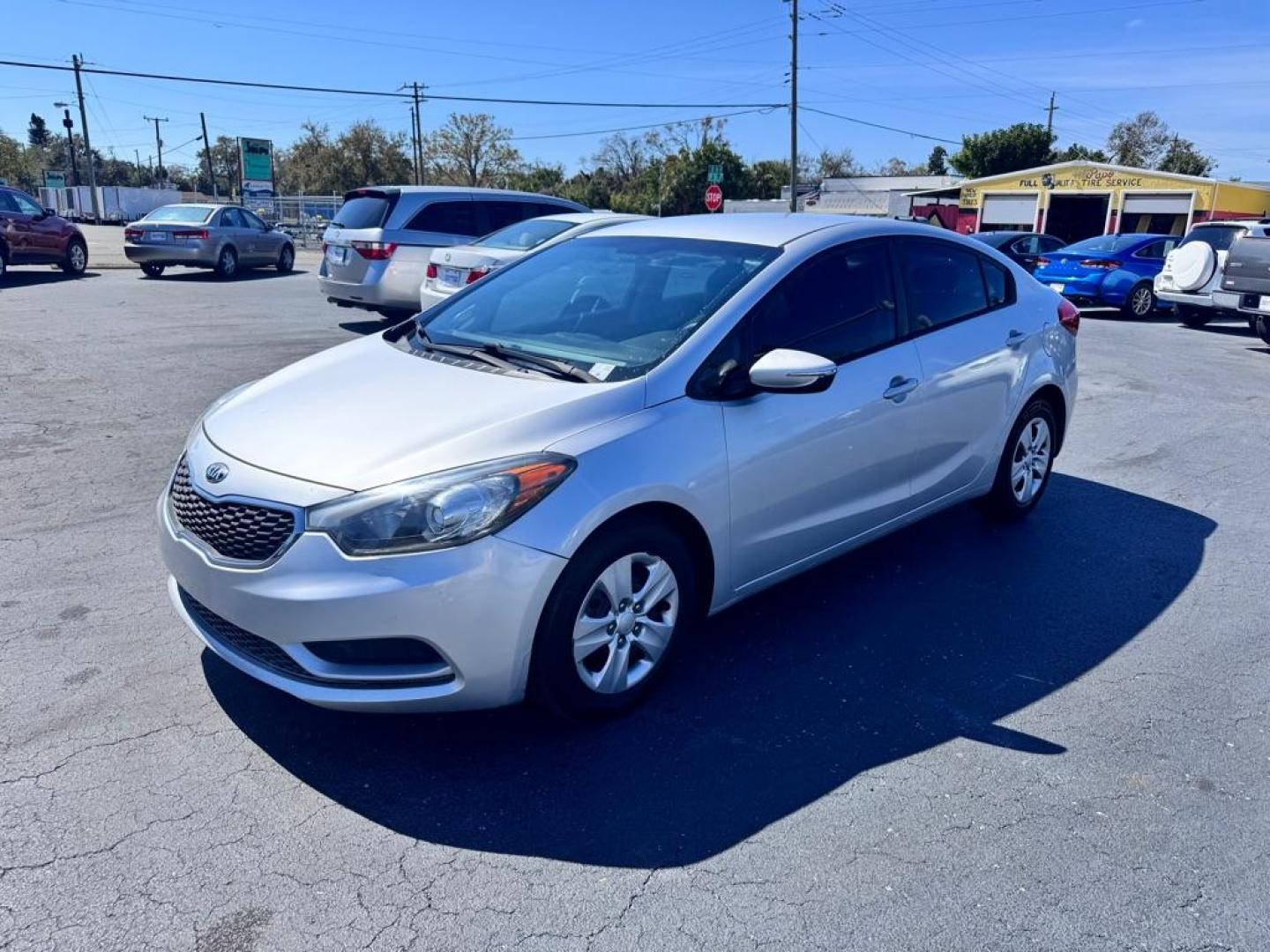 2015 SILVER KIA FORTE LX (KNAFX4A62F5) with an 1.8L engine, Automatic transmission, located at 2929 9th St. West, Bradenton, 34205, (941) 242-2810, 27.473591, -82.570679 - Thanks for inquring into DriveNation USA! All vehicles listed can be viewed at www.drivenationusa.com for vehicle history reports and additonal info. We cannot quote any terms such as down payments or monthly payments without an application. You can apply directly at www.drivenationusa.com or by con - Photo#3