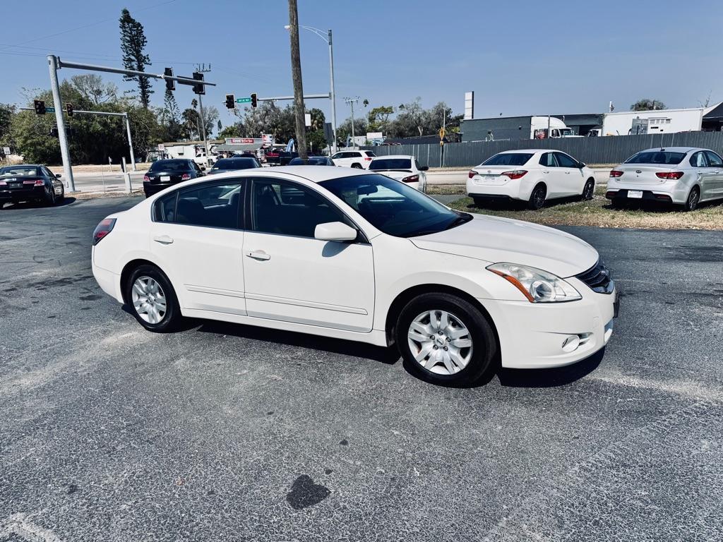 2012 WHITE NISSAN ALTIMA BASE (1N4AL2AP4CC) with an 2.5L engine, Continuously Variable transmission, located at 2929 9th St. West, Bradenton, 34205, (941) 242-2810, 27.473591, -82.570679 - Thanks for inquring into DriveNation USA! All vehicles listed can be viewed at www.drivenationusa.com for vehicle history reports and additonal info. We cannot quote any terms such as down payments or monthly payments without an application. You can apply directly at www.drivenationusa.com or by con- Photo#1