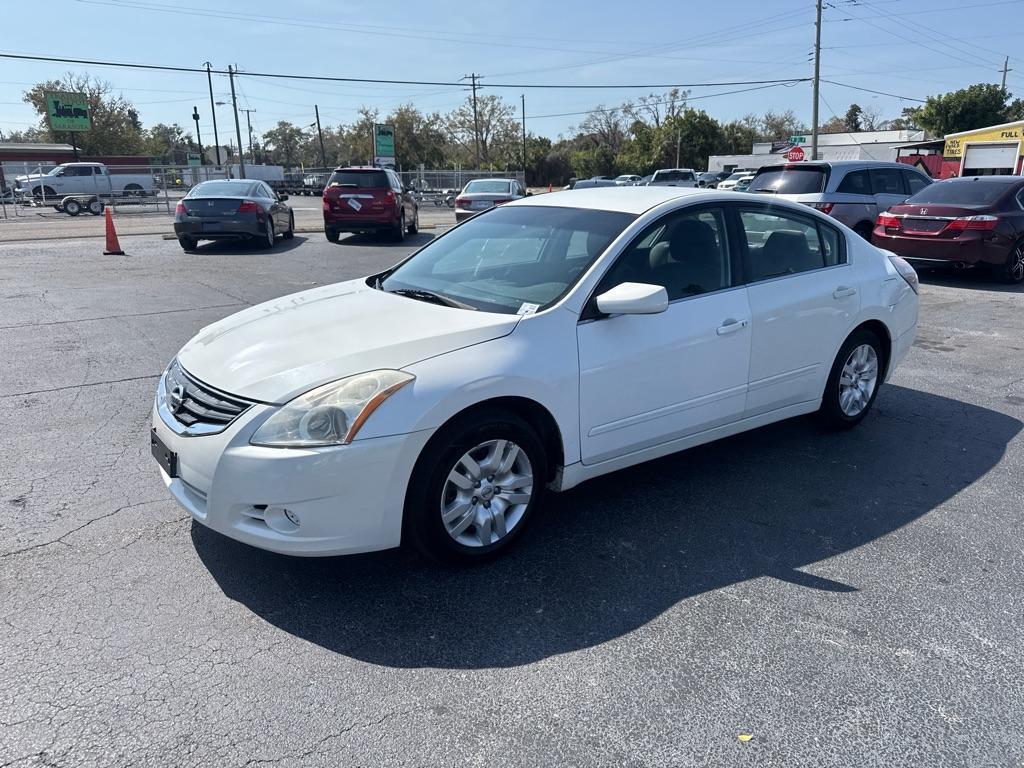 2012 WHITE NISSAN ALTIMA BASE (1N4AL2AP4CC) with an 2.5L engine, Continuously Variable transmission, located at 2929 9th St. West, Bradenton, 34205, (941) 242-2810, 27.473591, -82.570679 - Thanks for inquring into DriveNation USA! All vehicles listed can be viewed at www.drivenationusa.com for vehicle history reports and additonal info. We cannot quote any terms such as down payments or monthly payments without an application. You can apply directly at www.drivenationusa.com or by con- Photo#3