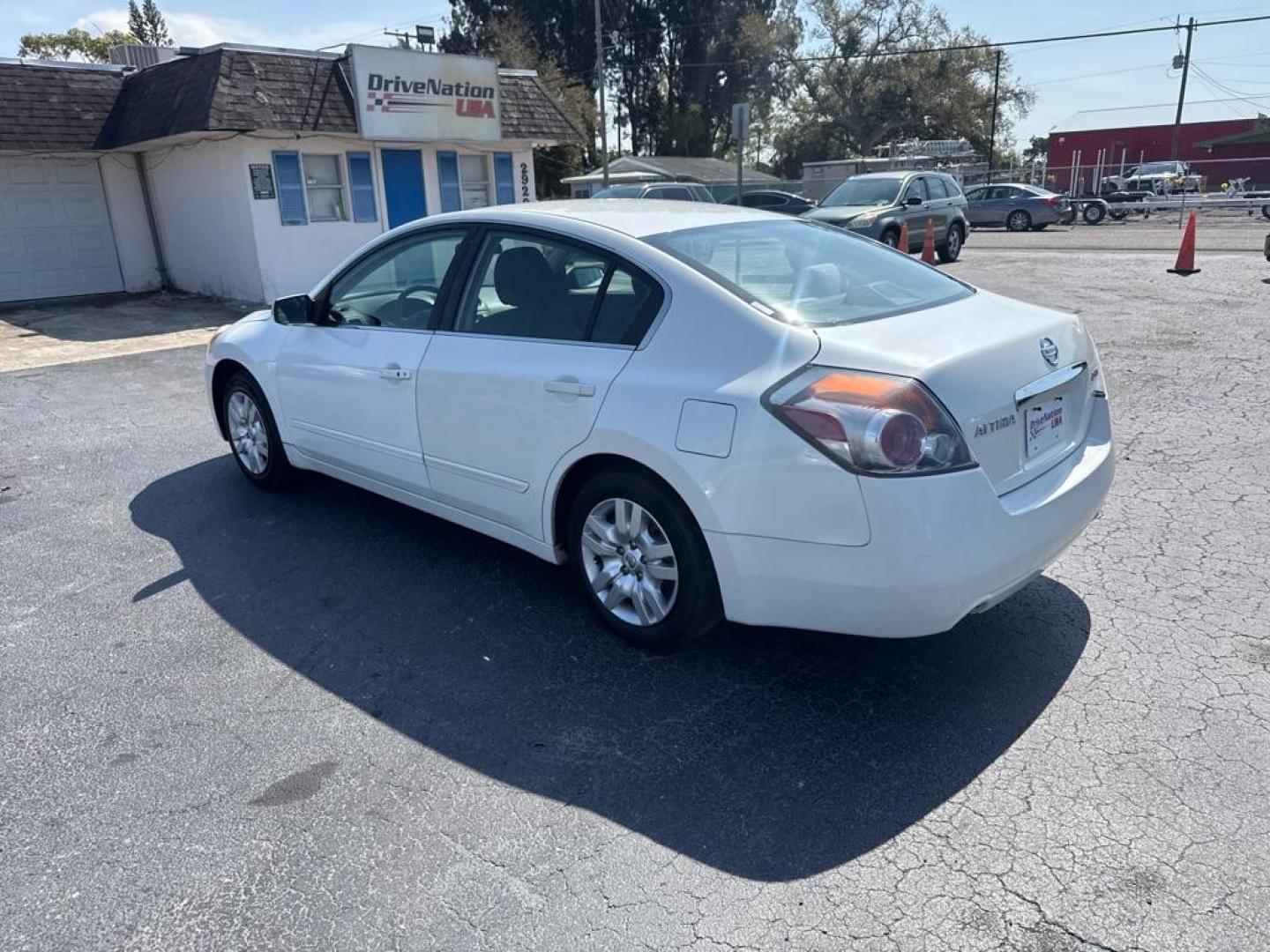 2012 WHITE NISSAN ALTIMA 2.5 S (1N4AL2AP4CC) with an 2.5L engine, Continuously Variable transmission, located at 2929 9th St. West, Bradenton, 34205, (941) 242-2810, 27.473591, -82.570679 - Thanks for inquring into DriveNation USA! All vehicles listed can be viewed at www.drivenationusa.com for vehicle history reports and additonal info. We cannot quote any terms such as down payments or monthly payments without an application. You can apply directly at www.drivenationusa.com or by con - Photo#4
