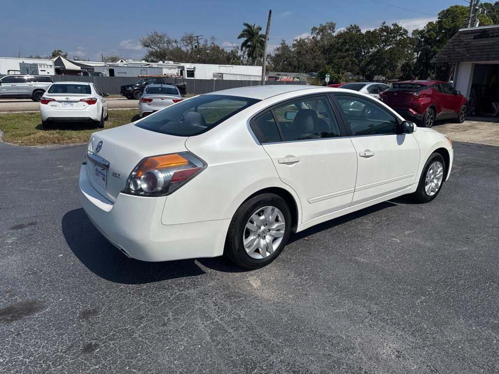 2012 WHITE NISSAN ALTIMA BASE (1N4AL2AP4CC) with an 2.5L engine, Continuously Variable transmission, located at 2929 9th St. West, Bradenton, 34205, (941) 242-2810, 27.473591, -82.570679 - Thanks for inquring into DriveNation USA! All vehicles listed can be viewed at www.drivenationusa.com for vehicle history reports and additonal info. We cannot quote any terms such as down payments or monthly payments without an application. You can apply directly at www.drivenationusa.com or by con- Photo#6