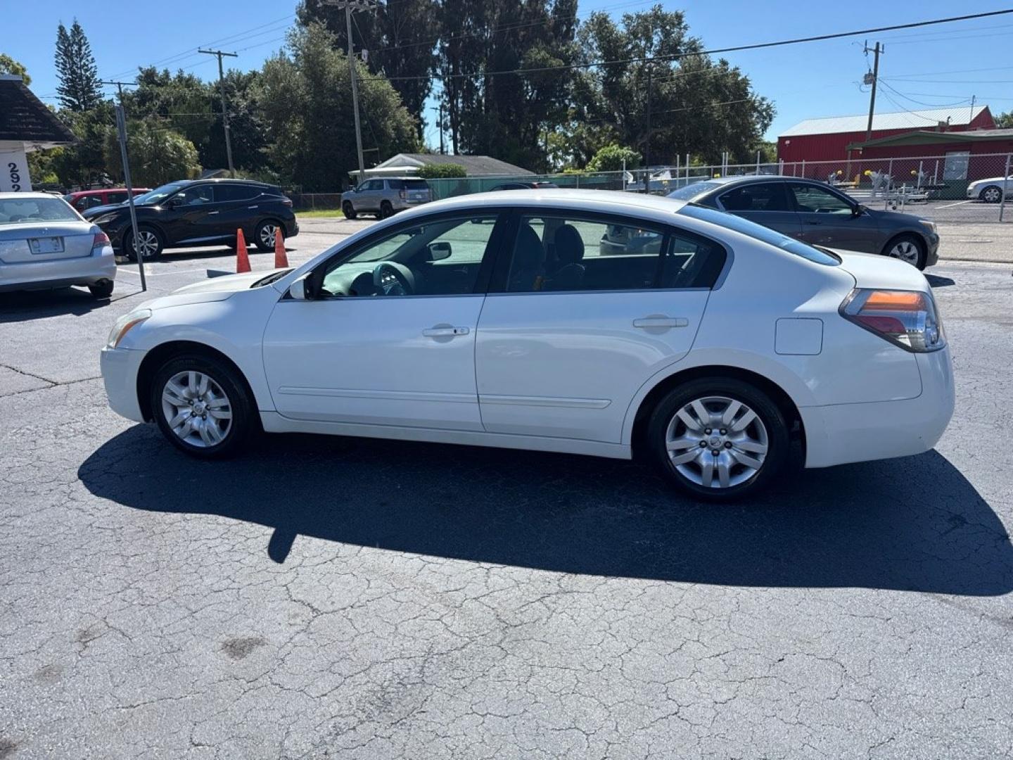 2012 WHITE NISSAN ALTIMA BASE (1N4AL2AP4CC) with an 2.5L engine, Continuously Variable transmission, located at 2929 9th St. West, Bradenton, 34205, (941) 242-2810, 27.473591, -82.570679 - Thanks for inquring into DriveNation USA! All vehicles listed can be viewed at www.drivenationusa.com for vehicle history reports and additonal info. We cannot quote any terms such as down payments or monthly payments without an application. You can apply directly at www.drivenationusa.com or by con- Photo#4