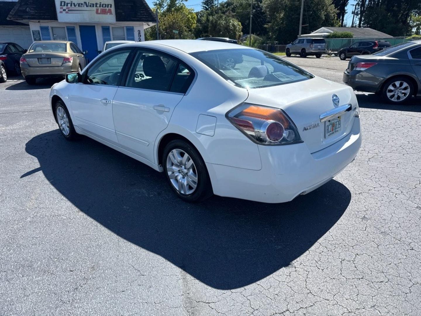 2012 WHITE NISSAN ALTIMA BASE (1N4AL2AP4CC) with an 2.5L engine, Continuously Variable transmission, located at 2929 9th St. West, Bradenton, 34205, (941) 242-2810, 27.473591, -82.570679 - Thanks for inquring into DriveNation USA! All vehicles listed can be viewed at www.drivenationusa.com for vehicle history reports and additonal info. We cannot quote any terms such as down payments or monthly payments without an application. You can apply directly at www.drivenationusa.com or by con- Photo#5