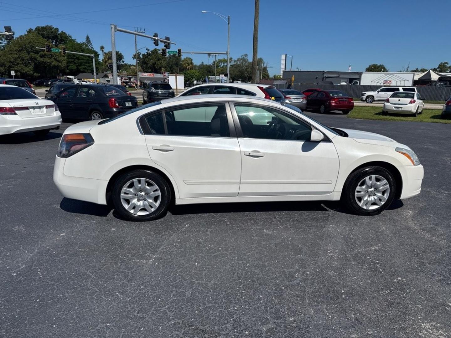 2012 WHITE NISSAN ALTIMA BASE (1N4AL2AP4CC) with an 2.5L engine, Continuously Variable transmission, located at 2929 9th St. West, Bradenton, 34205, (941) 242-2810, 27.473591, -82.570679 - Thanks for inquring into DriveNation USA! All vehicles listed can be viewed at www.drivenationusa.com for vehicle history reports and additonal info. We cannot quote any terms such as down payments or monthly payments without an application. You can apply directly at www.drivenationusa.com or by con- Photo#8