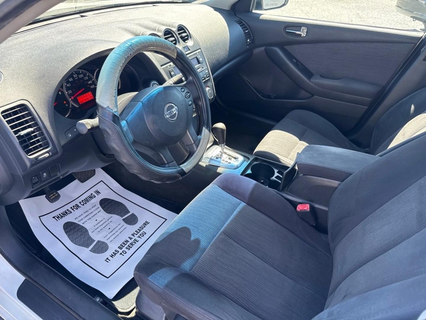2012 WHITE NISSAN ALTIMA BASE (1N4AL2AP4CC) with an 2.5L engine, Continuously Variable transmission, located at 2929 9th St. West, Bradenton, 34205, (941) 242-2810, 27.473591, -82.570679 - Thanks for inquring into DriveNation USA! All vehicles listed can be viewed at www.drivenationusa.com for vehicle history reports and additonal info. We cannot quote any terms such as down payments or monthly payments without an application. You can apply directly at www.drivenationusa.com or by con- Photo#9