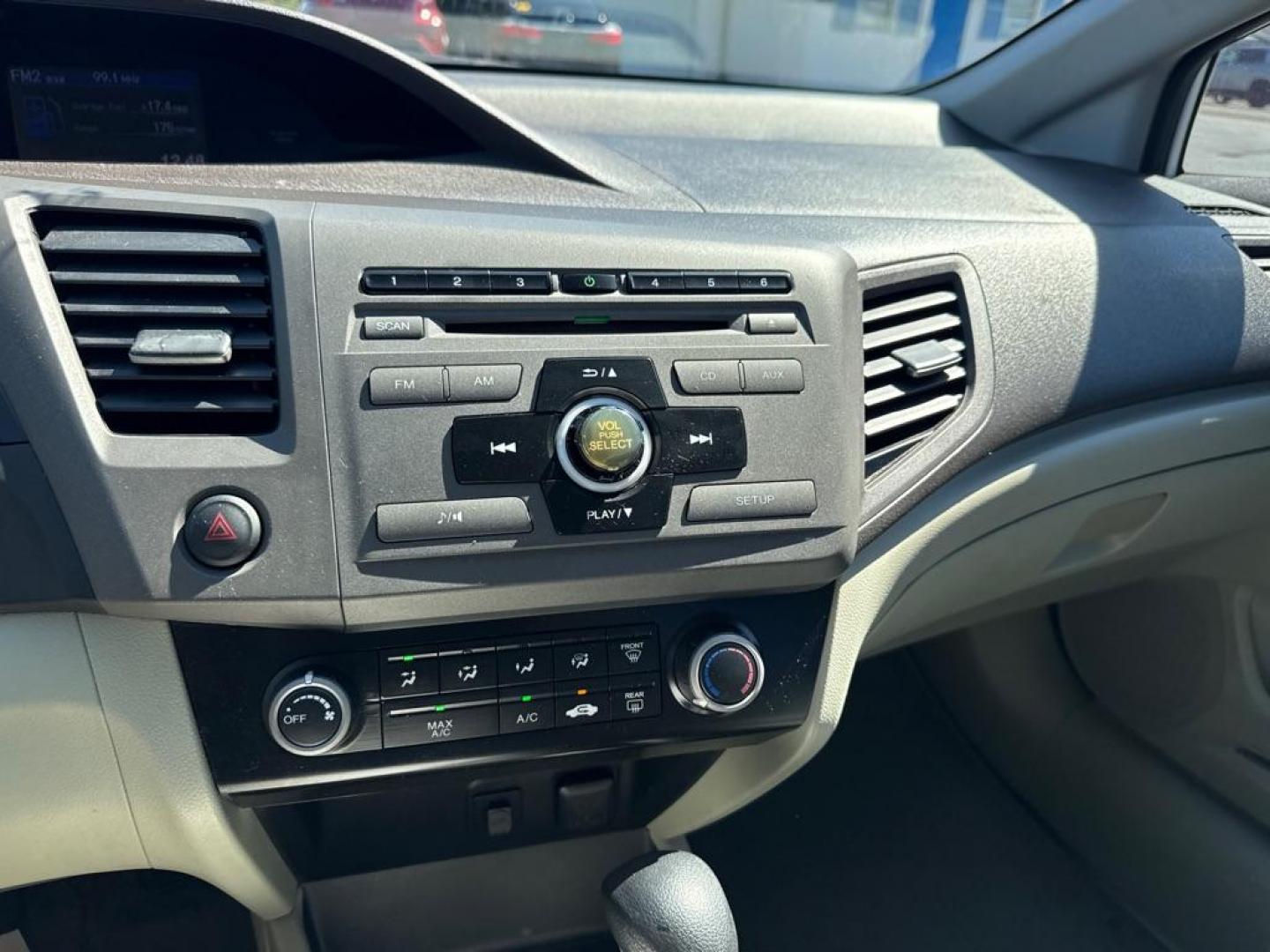 2012 WHITE HONDA CIVIC LX (19XFB2F52CE) with an 1.8L engine, Automatic transmission, located at 2929 9th St. West, Bradenton, 34205, (941) 242-2810, 27.473591, -82.570679 - Thanks for inquring into DriveNation USA! All vehicles listed can be viewed at www.drivenationusa.com for vehicle history reports and additonal info. We cannot quote any terms such as down payments or monthly payments without an application. You can apply directly at www.drivenationusa.com or by con - Photo#10