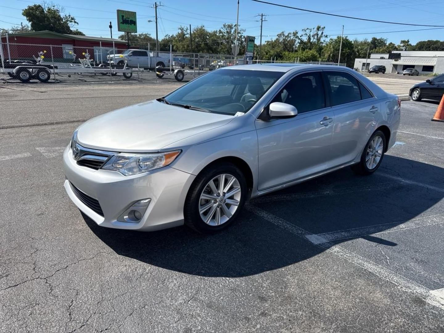 2013 SILVER TOYOTA CAMRY SE (4T4BF1FK9DR) with an 2.5L engine, Automatic transmission, located at 2929 9th St. West, Bradenton, 34205, (941) 242-2810, 27.473591, -82.570679 - Thanks for inquring into DriveNation USA! All vehicles listed can be viewed at www.drivenationusa.com for vehicle history reports and additonal info. We cannot quote any terms such as down payments or monthly payments without an application. You can apply directly at www.drivenationusa.com or by con - Photo#3