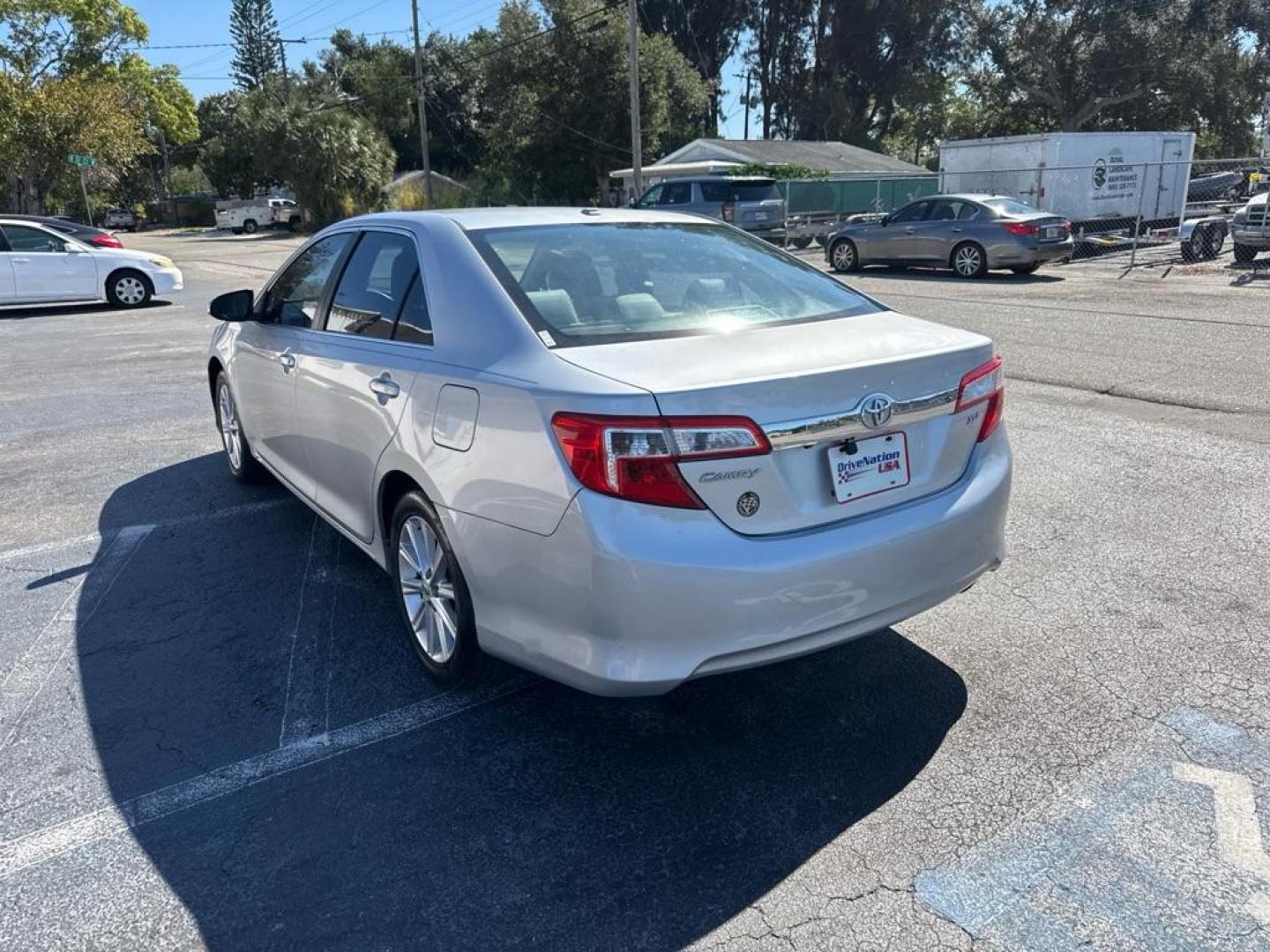 2013 SILVER TOYOTA CAMRY SE (4T4BF1FK9DR) with an 2.5L engine, Automatic transmission, located at 2929 9th St. West, Bradenton, 34205, (941) 242-2810, 27.473591, -82.570679 - Thanks for inquring into DriveNation USA! All vehicles listed can be viewed at www.drivenationusa.com for vehicle history reports and additonal info. We cannot quote any terms such as down payments or monthly payments without an application. You can apply directly at www.drivenationusa.com or by con - Photo#5