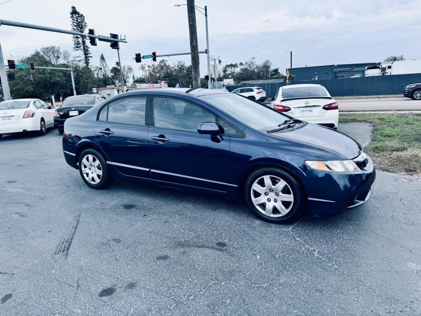 2010 BLUE HONDA CIVIC LX (19XFA1F50AE) with an 1.8L engine, Automatic transmission, located at 2929 9th St. West, Bradenton, 34205, (941) 242-2810, 27.473591, -82.570679 - Thanks for inquring into DriveNation USA! All vehicles listed can be viewed at www.drivenationusa.com for vehicle history reports and additonal info. We cannot quote any terms such as down payments or monthly payments without an application. You can apply directly at www.drivenationusa.com or by con - Photo#1