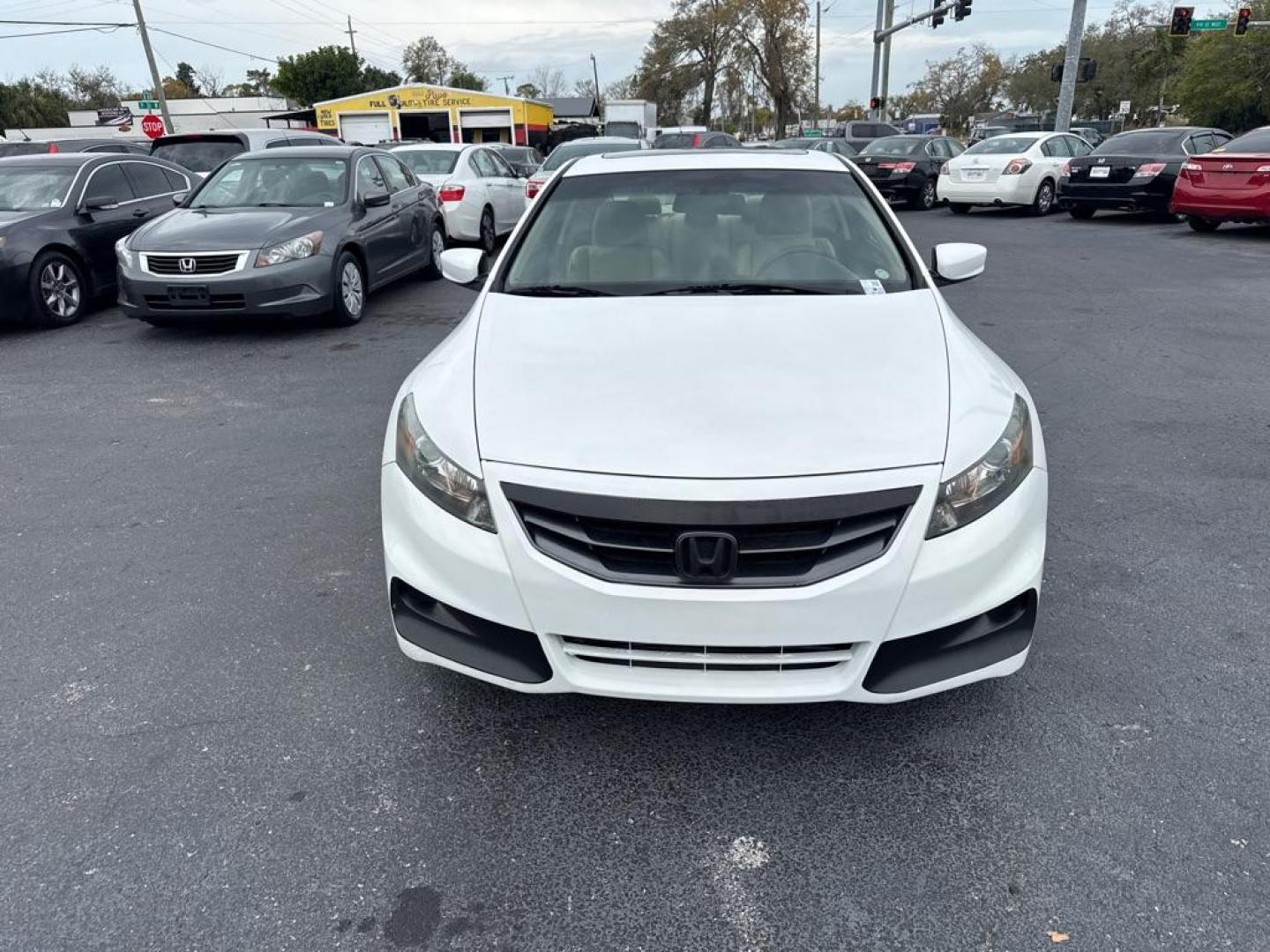 2011 WHITE HONDA ACCORD EXL (1HGCS2B81BA) with an 3.5L engine, Automatic transmission, located at 2929 9th St. West, Bradenton, 34205, (941) 242-2810, 27.473591, -82.570679 - Thanks for inquring into DriveNation USA! All vehicles listed can be viewed at www.drivenationusa.com for vehicle history reports and additonal info. We cannot quote any terms such as down payments or monthly payments without an application. You can apply directly at www.drivenationusa.com or by con - Photo#4