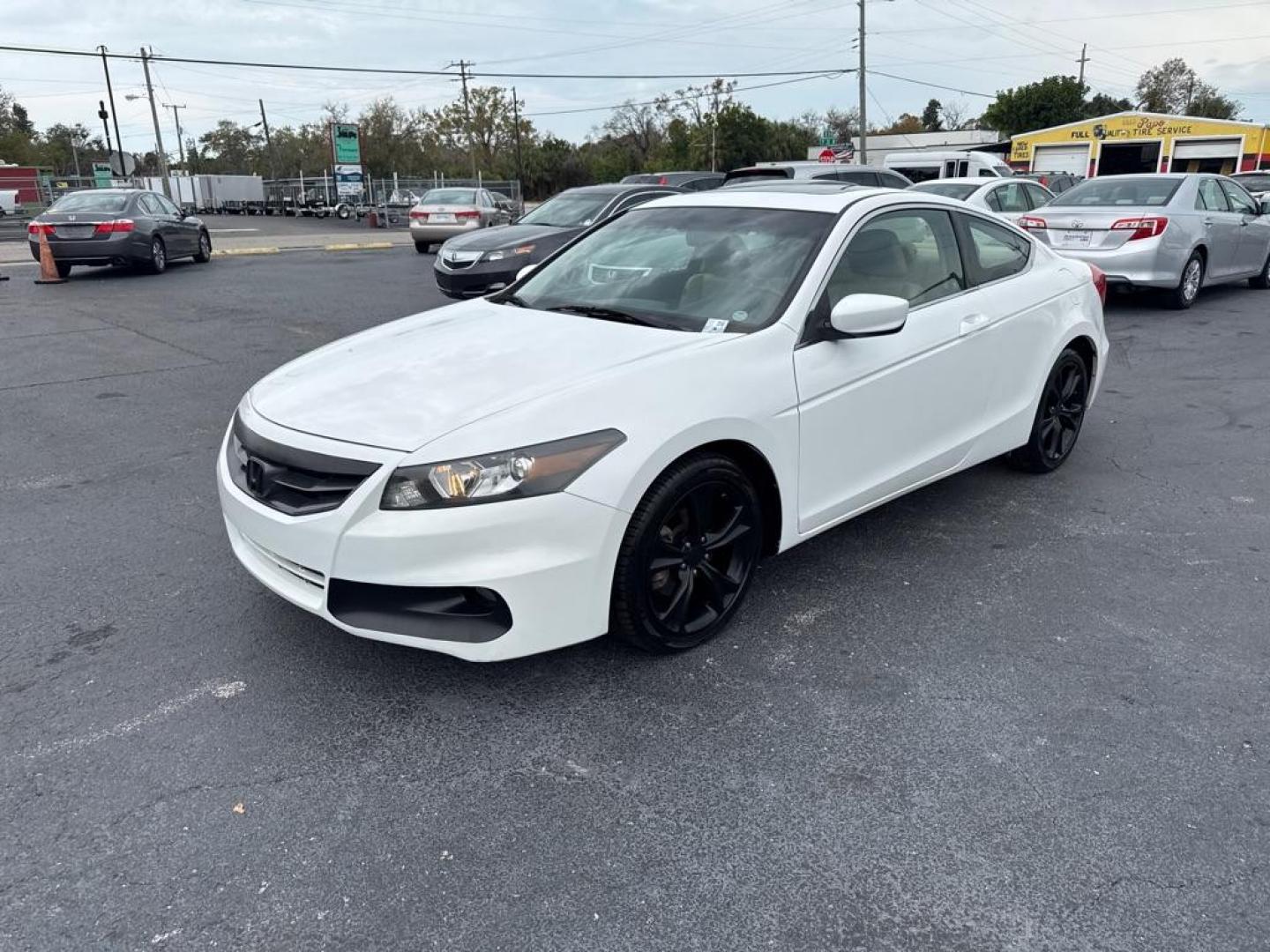 2011 WHITE HONDA ACCORD EXL (1HGCS2B81BA) with an 3.5L engine, Automatic transmission, located at 2929 9th St. West, Bradenton, 34205, (941) 242-2810, 27.473591, -82.570679 - Thanks for inquring into DriveNation USA! All vehicles listed can be viewed at www.drivenationusa.com for vehicle history reports and additonal info. We cannot quote any terms such as down payments or monthly payments without an application. You can apply directly at www.drivenationusa.com or by con - Photo#5