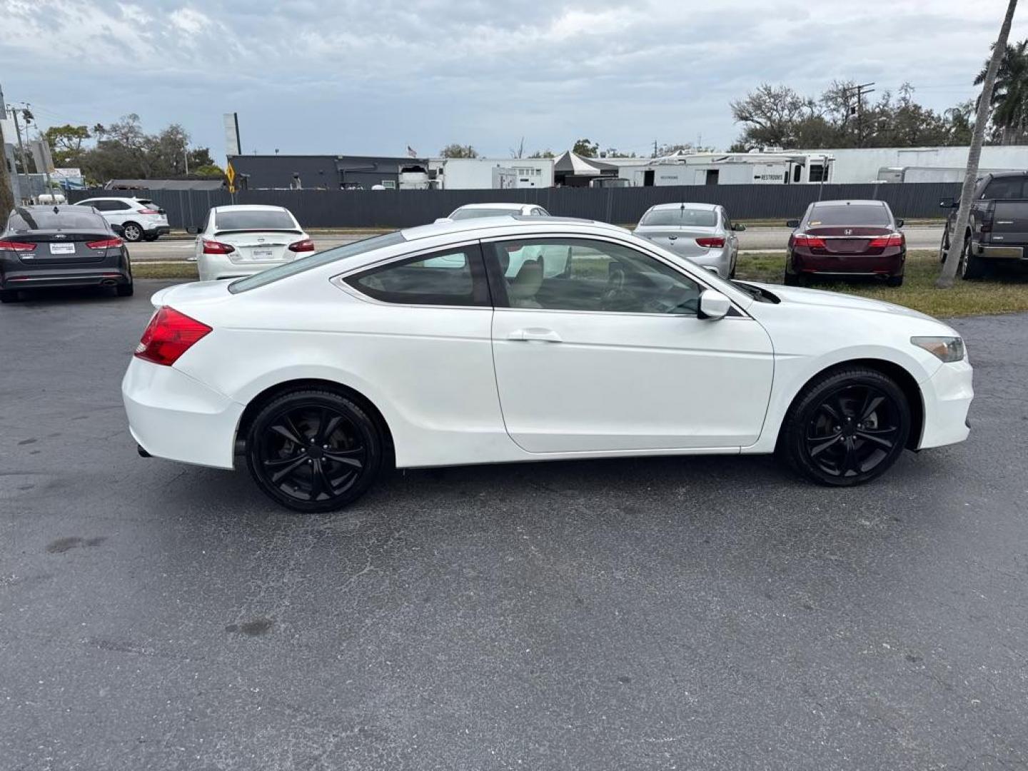 2011 WHITE HONDA ACCORD EXL (1HGCS2B81BA) with an 3.5L engine, Automatic transmission, located at 2929 9th St. West, Bradenton, 34205, (941) 242-2810, 27.473591, -82.570679 - Thanks for inquring into DriveNation USA! All vehicles listed can be viewed at www.drivenationusa.com for vehicle history reports and additonal info. We cannot quote any terms such as down payments or monthly payments without an application. You can apply directly at www.drivenationusa.com or by con - Photo#10
