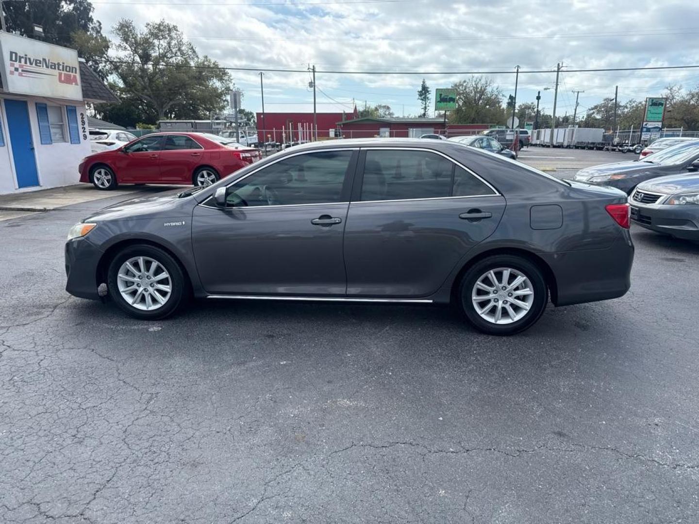 2014 GRAY TOYOTA CAMRY HYBRID (4T1BD1FK0EU) with an 2.5L engine, Continuously Variable transmission, located at 2929 9th St. West, Bradenton, 34205, (941) 242-2810, 27.473591, -82.570679 - Photo#5