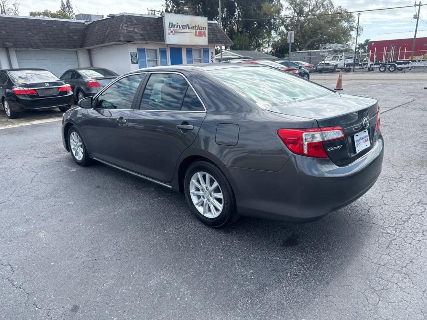 2014 GRAY TOYOTA CAMRY HYBRID (4T1BD1FK0EU) with an 2.5L engine, Continuously Variable transmission, located at 2929 9th St. West, Bradenton, 34205, (941) 242-2810, 27.473591, -82.570679 - Photo#6