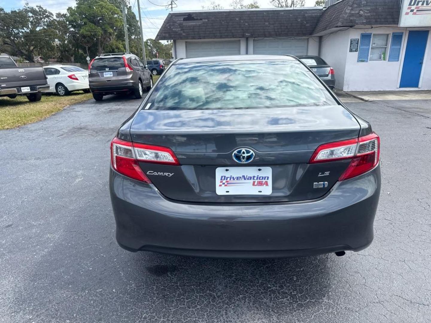 2014 GRAY TOYOTA CAMRY HYBRID (4T1BD1FK0EU) with an 2.5L engine, Continuously Variable transmission, located at 2929 9th St. West, Bradenton, 34205, (941) 242-2810, 27.473591, -82.570679 - Photo#7