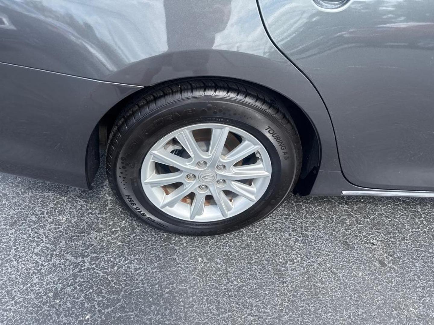 2014 GRAY TOYOTA CAMRY HYBRID (4T1BD1FK0EU) with an 2.5L engine, Continuously Variable transmission, located at 2929 9th St. West, Bradenton, 34205, (941) 242-2810, 27.473591, -82.570679 - Photo#10