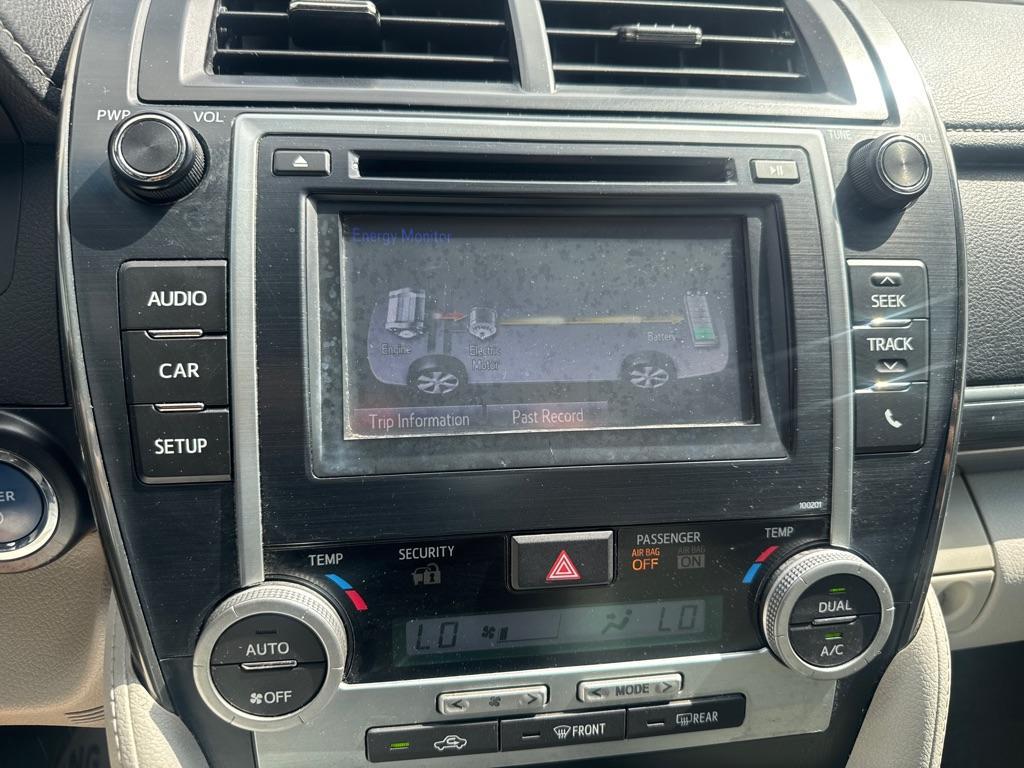 2014 GRAY TOYOTA CAMRY HYBRID (4T1BD1FK0EU) with an 2.5L engine, Continuously Variable transmission, located at 2929 9th St. West, Bradenton, 34205, (941) 242-2810, 27.473591, -82.570679 - Thanks for inquring into DriveNation USA! All vehicles listed can be viewed at www.drivenationusa.com for vehicle history reports and additonal info. We cannot quote any terms such as down payments or monthly payments without an application. You can apply directly at www.drivenationusa.com or by con - Photo#14