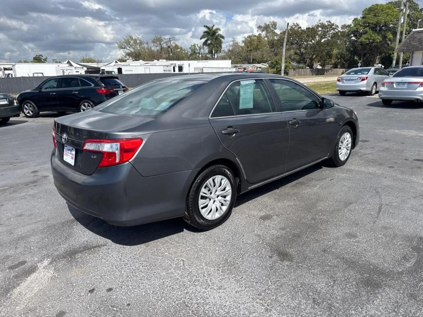 2012 GRAY TOYOTA CAMRY SE (4T1BF1FK4CU) with an 2.5L engine, Automatic transmission, located at 2929 9th St. West, Bradenton, 34205, (941) 242-2810, 27.473591, -82.570679 - Thanks for inquring into DriveNation USA! All vehicles listed can be viewed at www.drivenationusa.com for vehicle history reports and additonal info. We cannot quote any terms such as down payments or monthly payments without an application. You can apply directly at www.drivenationusa.com or by con - Photo#8