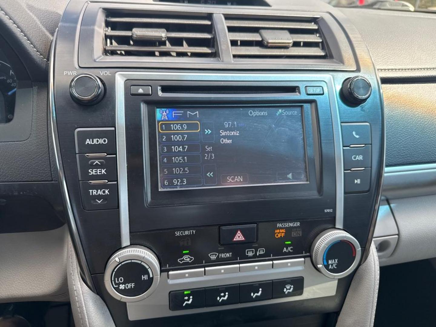 2012 GRAY TOYOTA CAMRY SE (4T1BF1FK4CU) with an 2.5L engine, Automatic transmission, located at 2929 9th St. West, Bradenton, 34205, (941) 242-2810, 27.473591, -82.570679 - Thanks for inquring into DriveNation USA! All vehicles listed can be viewed at www.drivenationusa.com for vehicle history reports and additonal info. We cannot quote any terms such as down payments or monthly payments without an application. You can apply directly at www.drivenationusa.com or by con - Photo#11