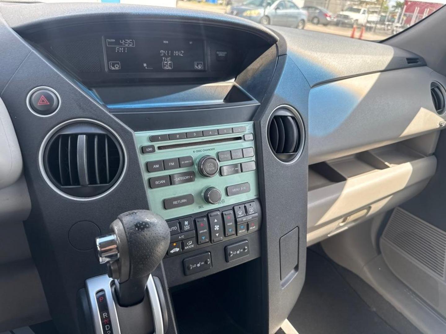 2011 GREEN HONDA PILOT EXL (5FNYF3H50BB) with an 3.5L engine, Automatic transmission, located at 2929 9th St. West, Bradenton, 34205, (941) 242-2810, 27.473591, -82.570679 - Photo#13