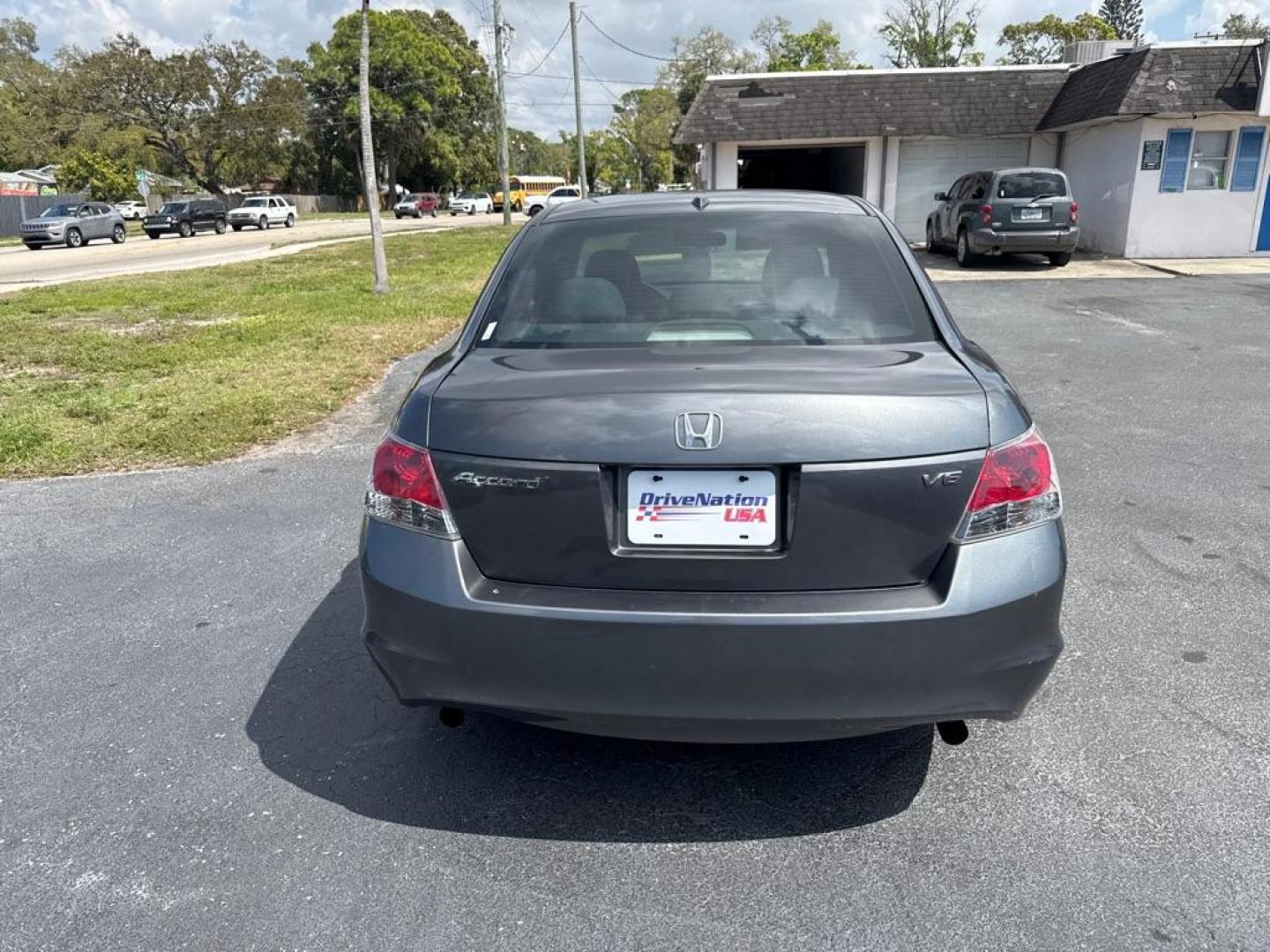 2009 GRAY HONDA ACCORD EXL (1HGCP36839A) with an 3.5L engine, Automatic transmission, located at 2929 9th St. West, Bradenton, 34205, (941) 242-2810, 27.473591, -82.570679 - Thanks for inquring into DriveNation USA! All vehicles listed can be viewed at www.drivenationusa.com for vehicle history reports and additonal info. We cannot quote any terms such as down payments or monthly payments without an application. You can apply directly at www.drivenationusa.com or by con - Photo#5